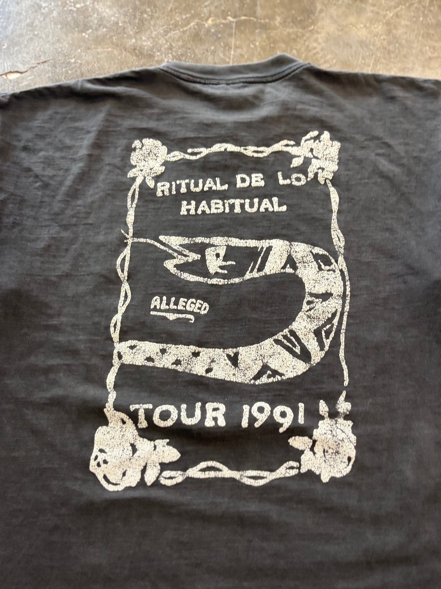 Vintage Jane’s Addiction size XL