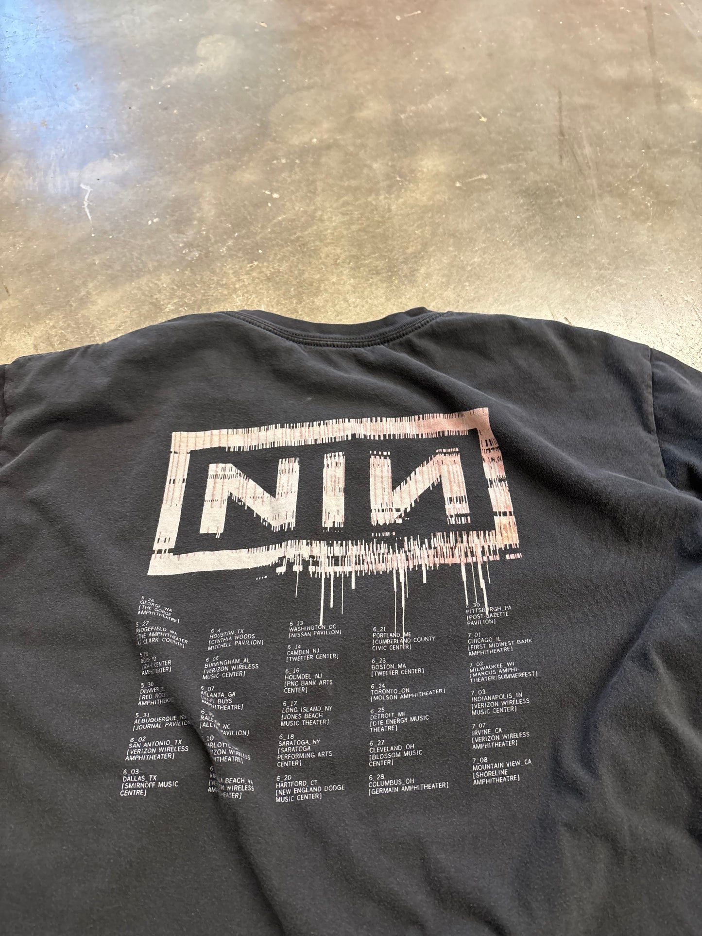 Vintage 2006 Nine Inch Nails shirt size extra large