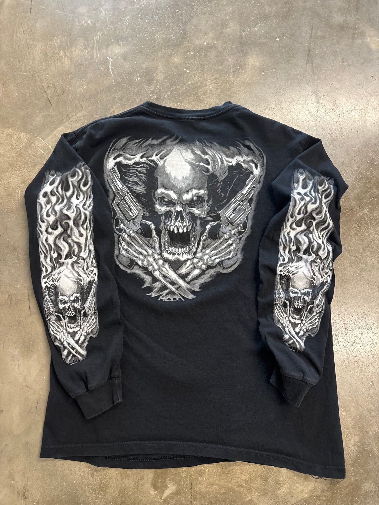 Vintage 2006 Skull pile long sleeve shirt size medium