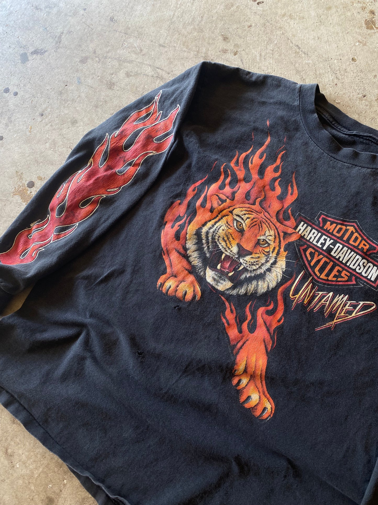 Vintage Harley Davidson Untamed Tiger Long sleeve size L/XL