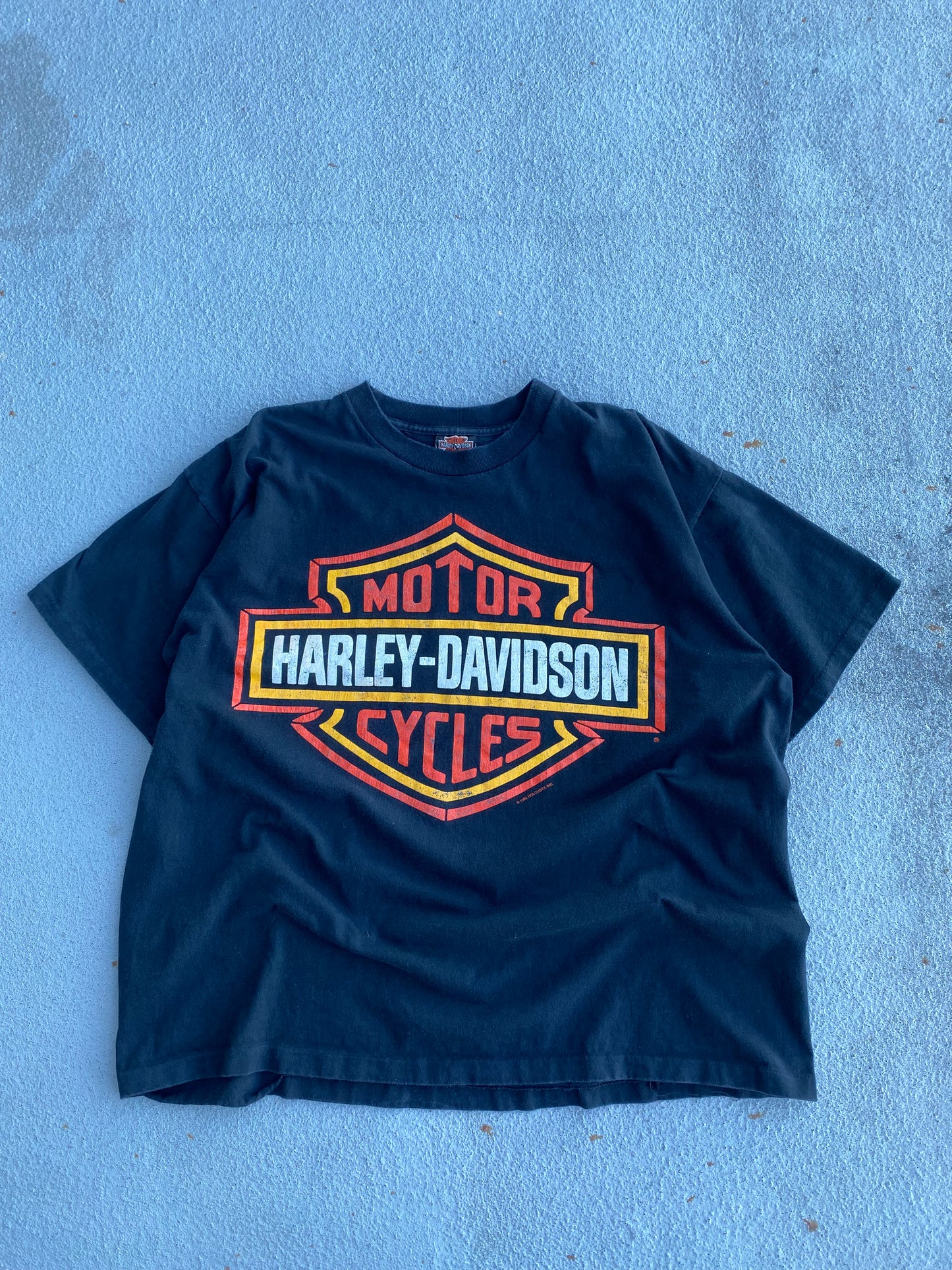 Vintage Harley Davidson Classic shield logo size extra large shirt