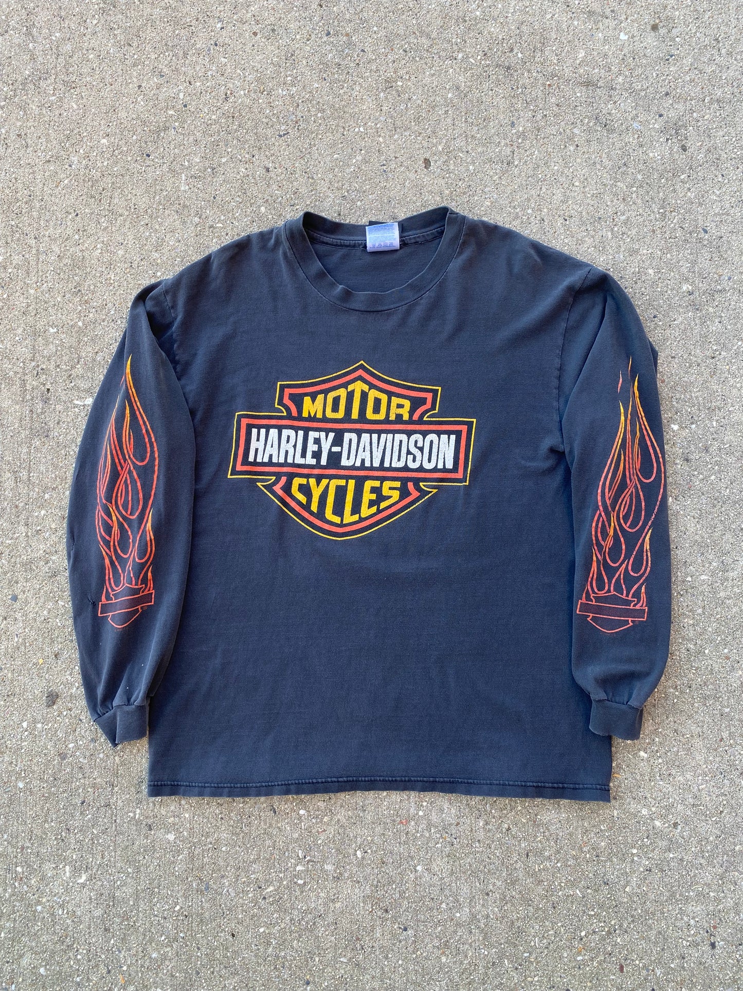 Vintage 90’s Flaming shield Harley Long sleeve size large