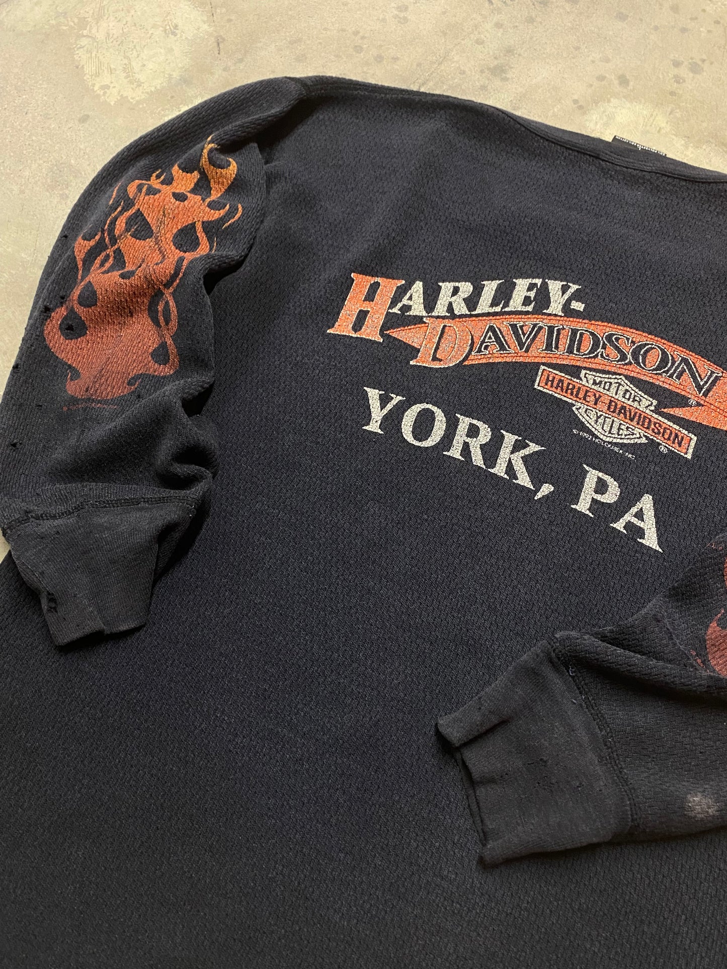 Vintage Harley Davidson Flaming shield thermal long sleeve size large
