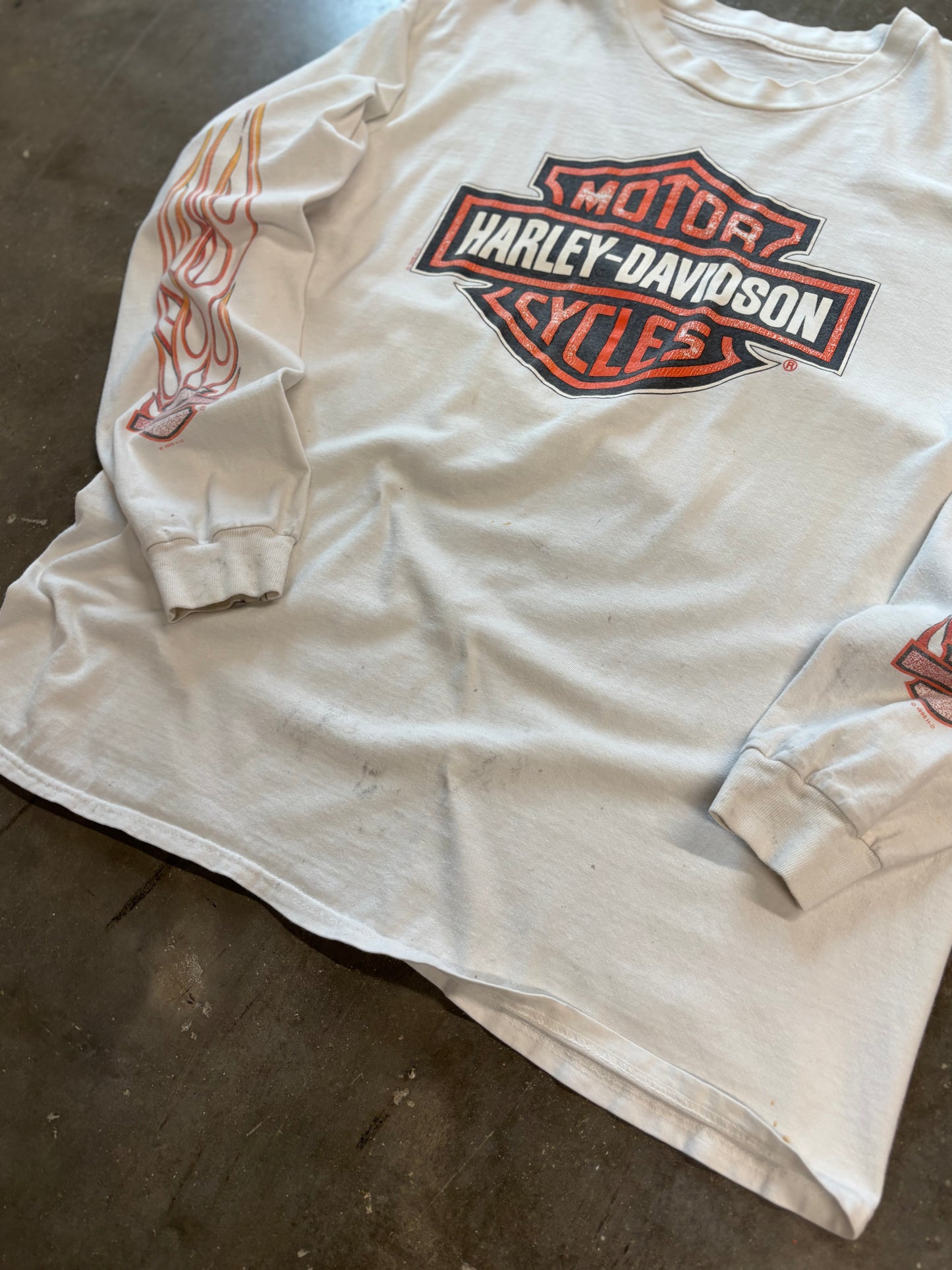 Vintage Harley Davidson Thrashed White shield long sleeve size XL