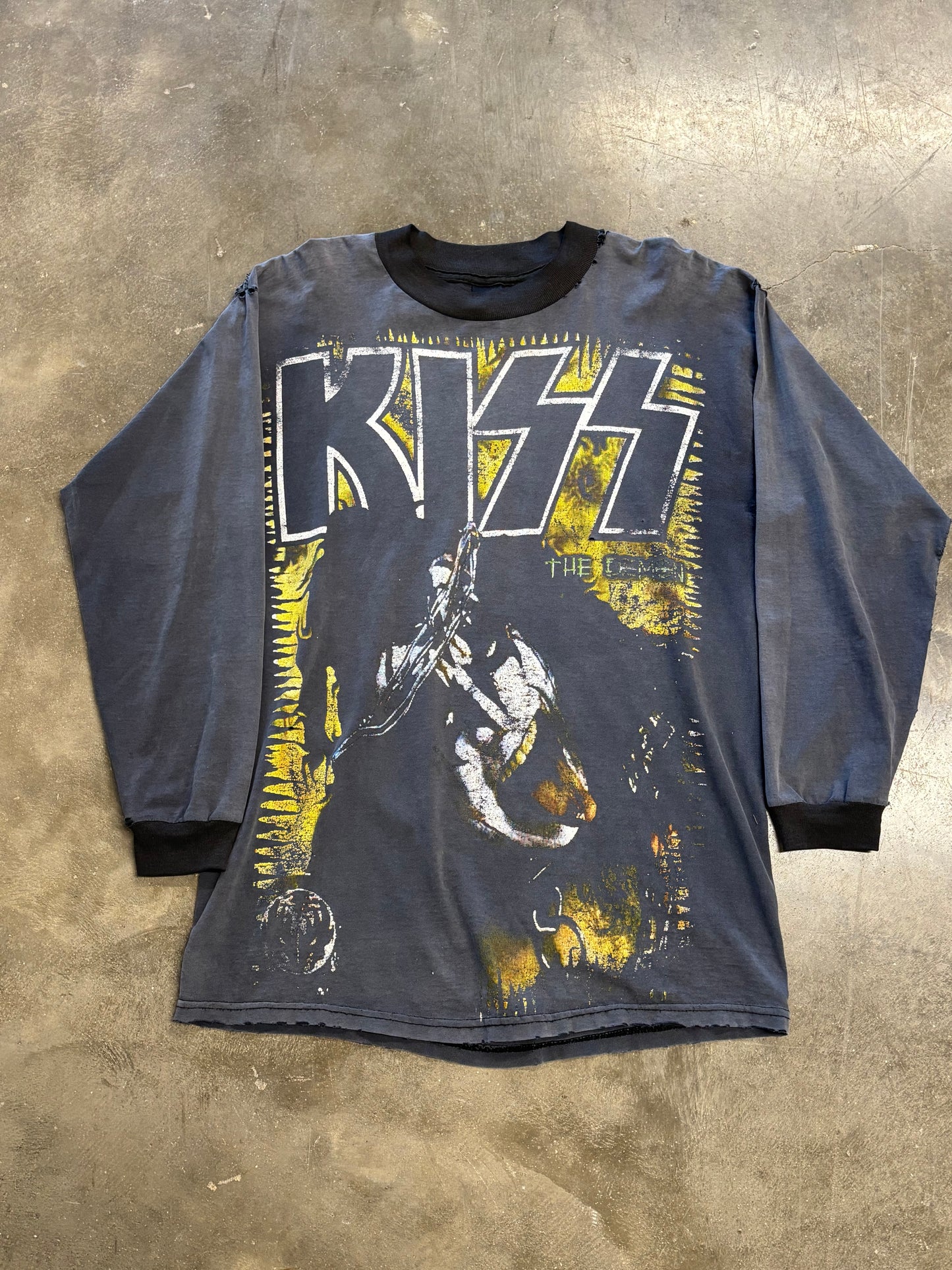 Vintage Kiss Mexico 90’s Bootleg long sleeve faded and thrashed size medium