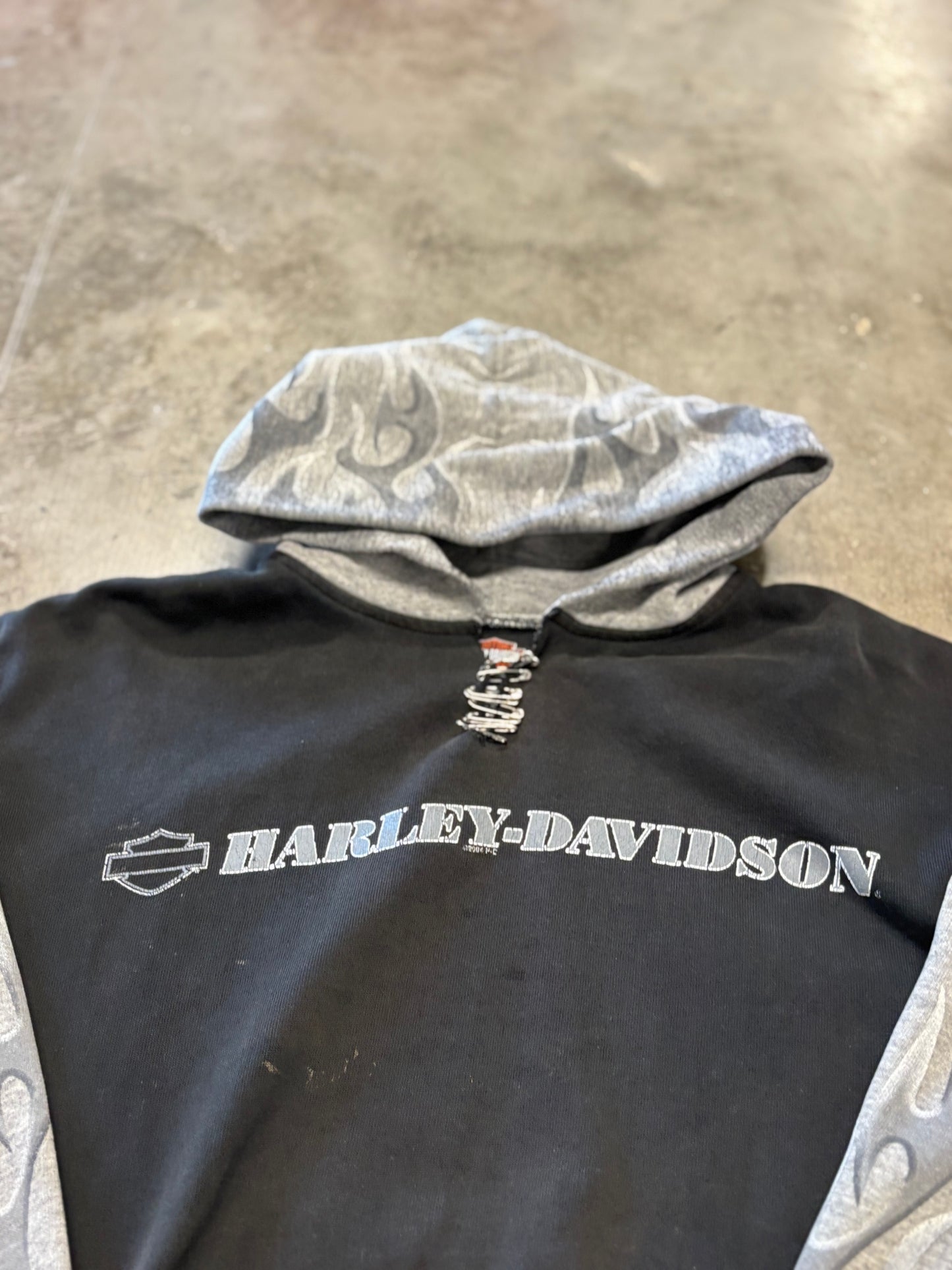 Vintage Harley Davidson Thrashed Pinned up flame hoodie size large