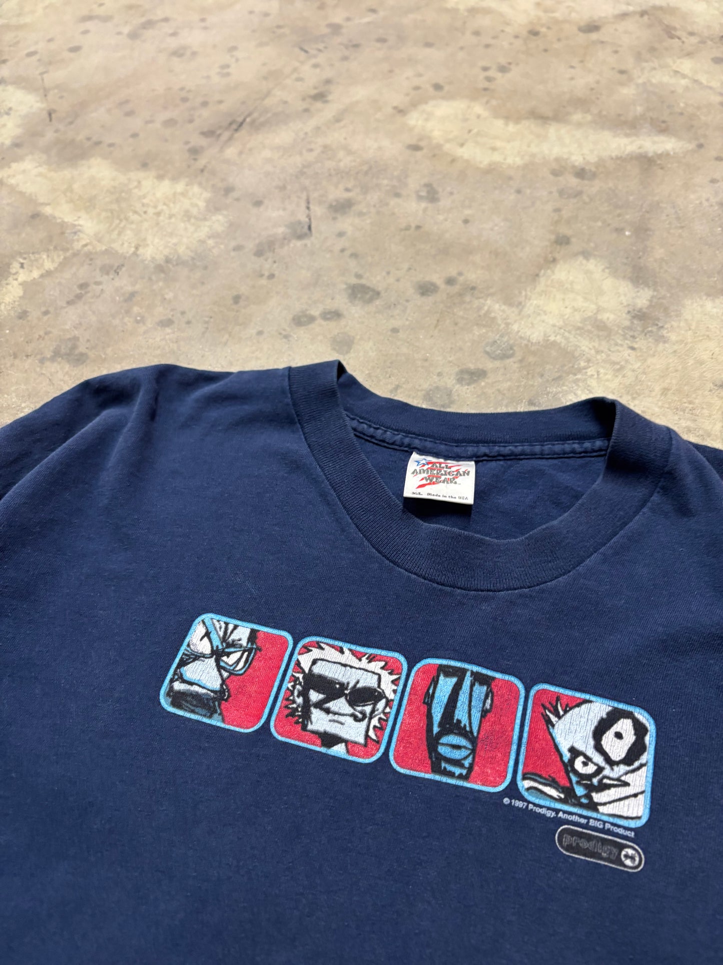 Vintage 90’s Prodigy box logo shirt size XL