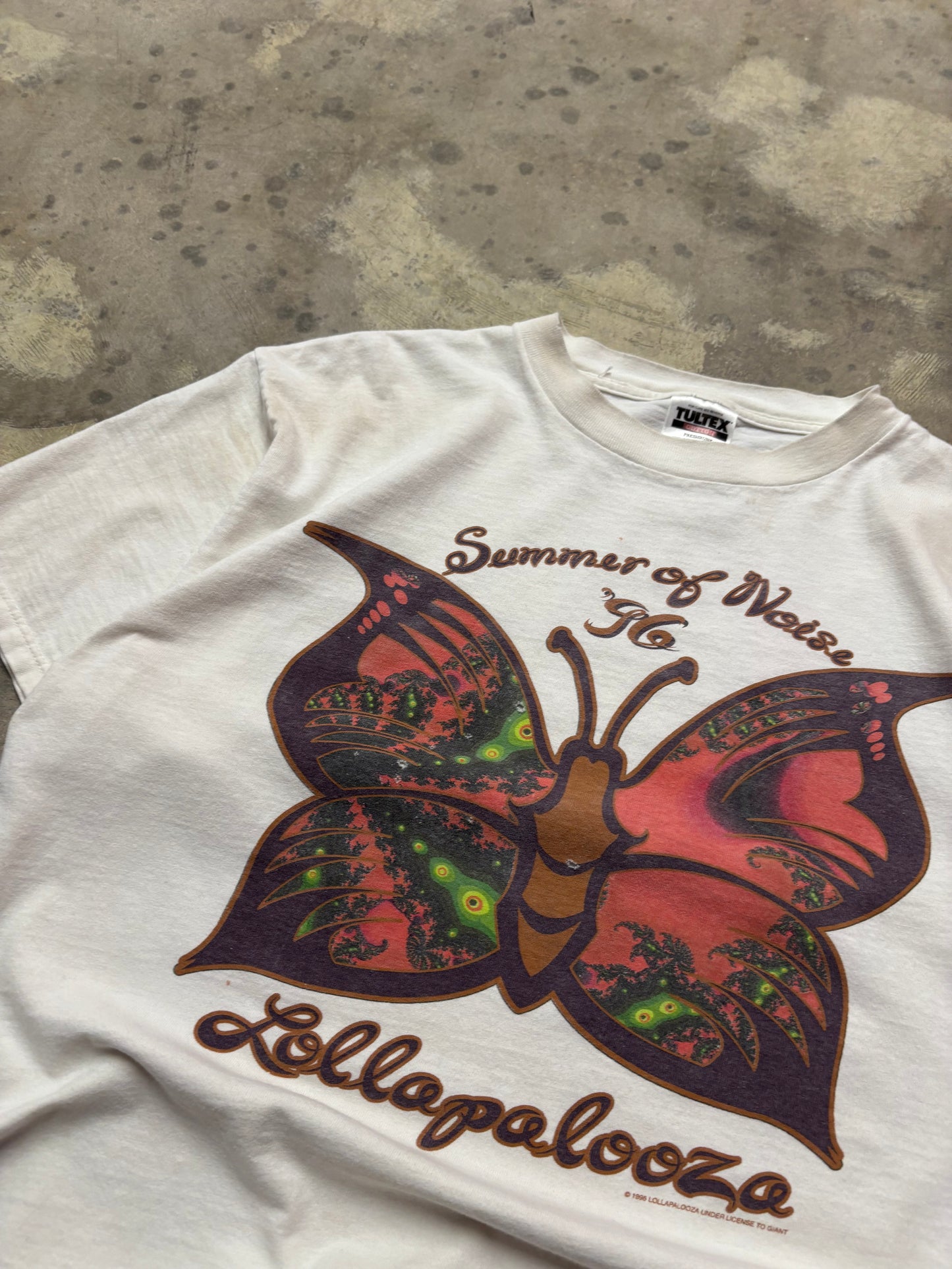 Vintage Thrashed Lollapalooza shirt size extra large