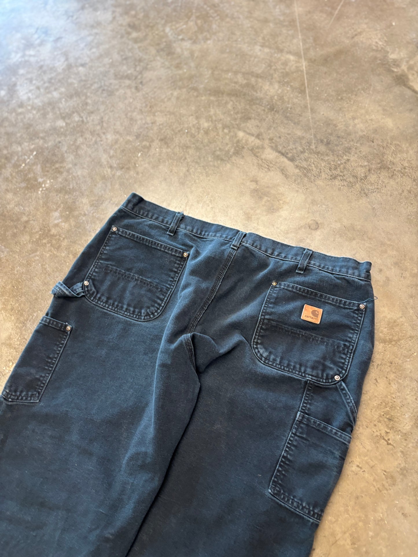 Black carhartt double knees fit 40 by 30 at best