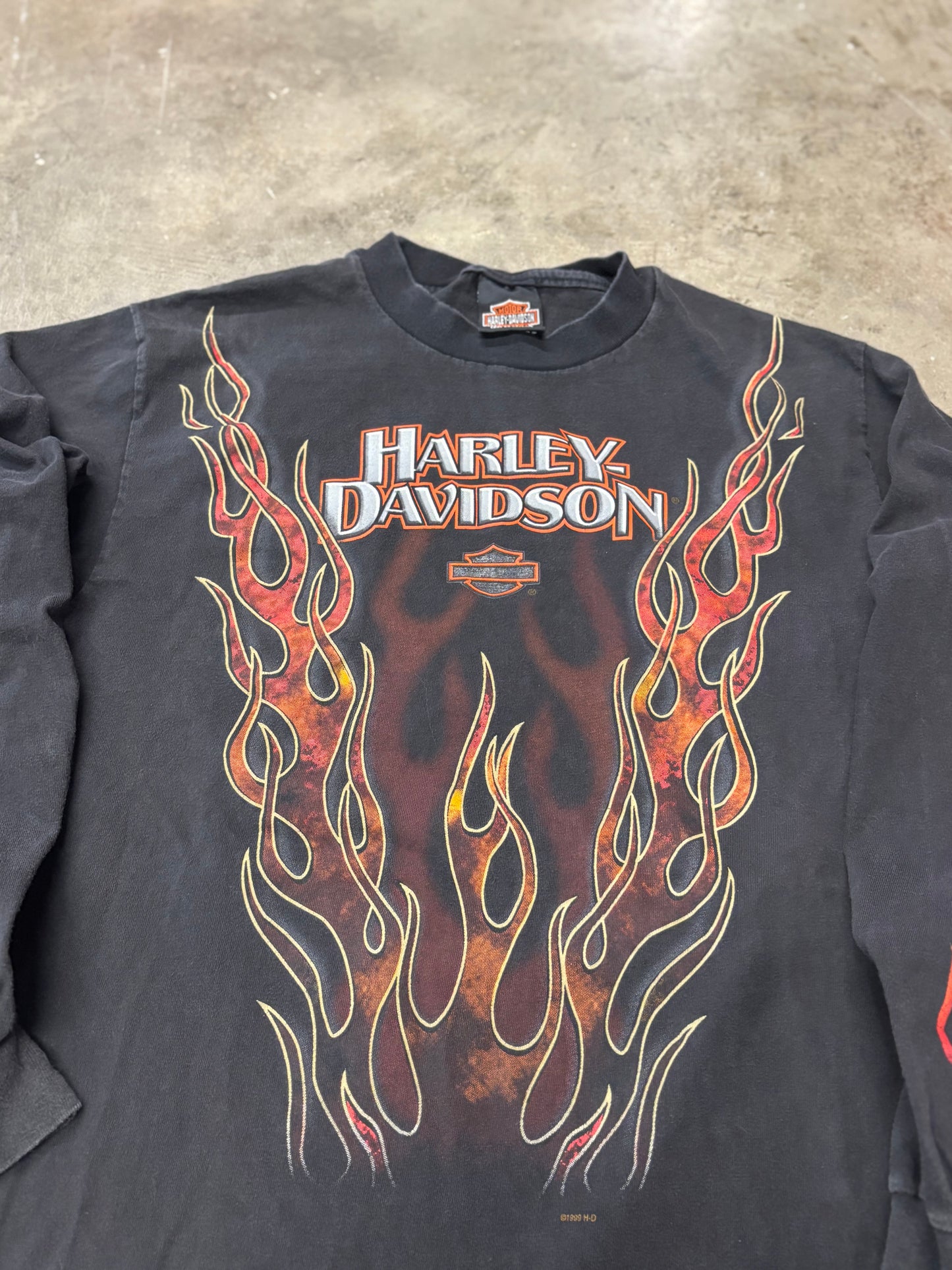 Vintage Harley Davidson v flame long sleeve size medium