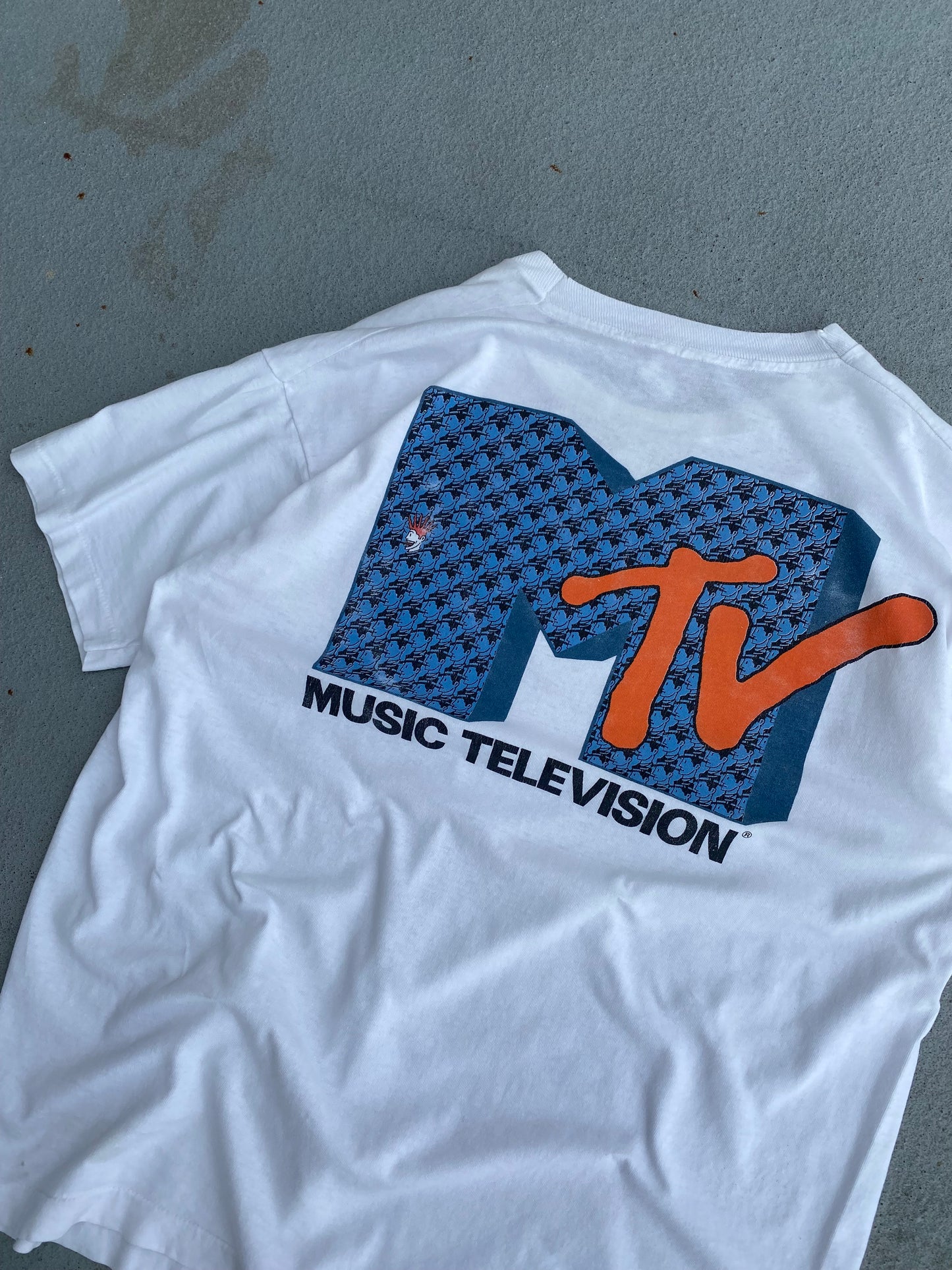 Vintage 80’s MTV Stick out shirt Size XL