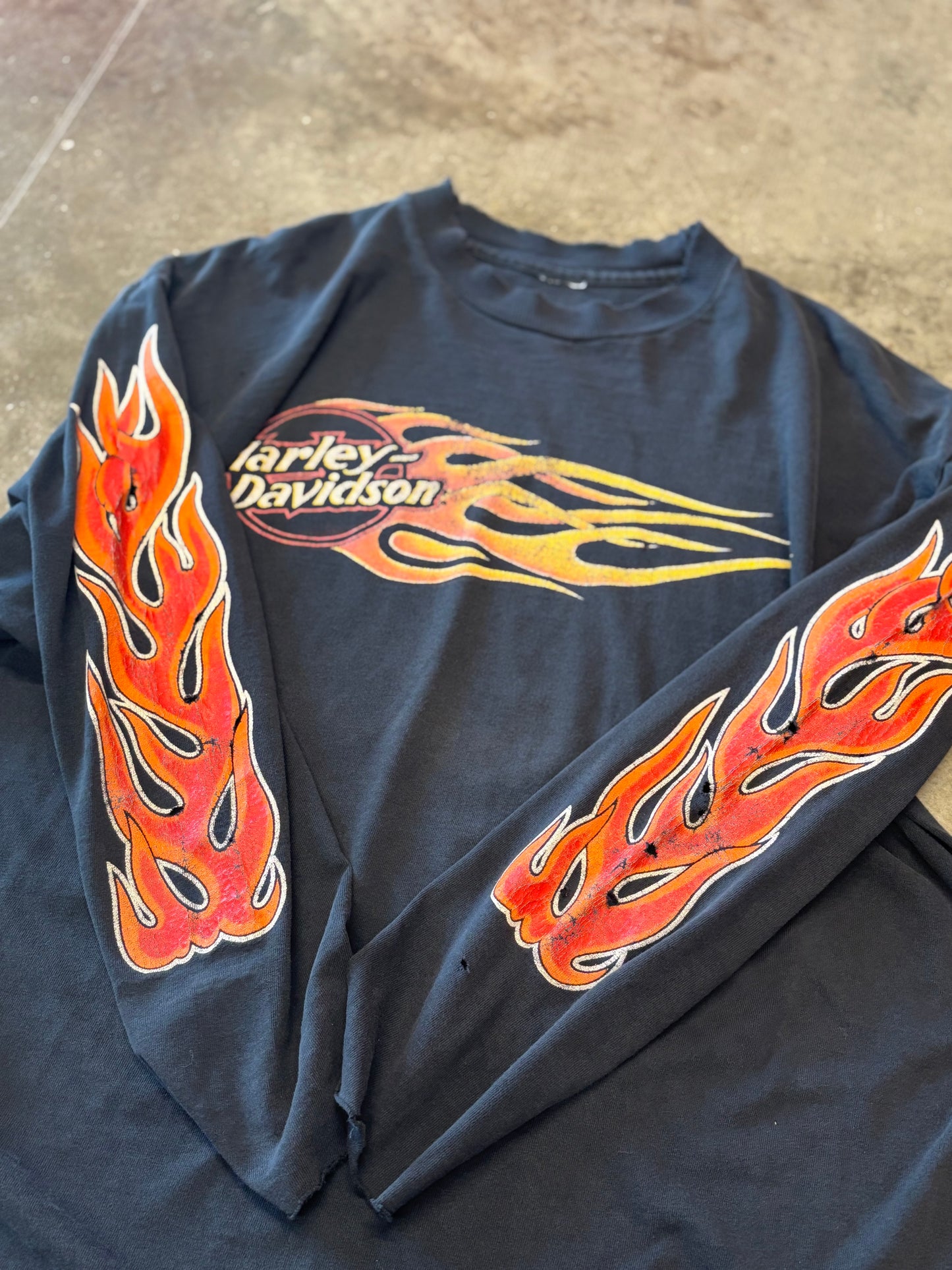 Vintage Harley Davidson Thrashed cuff less long sleeve size xl