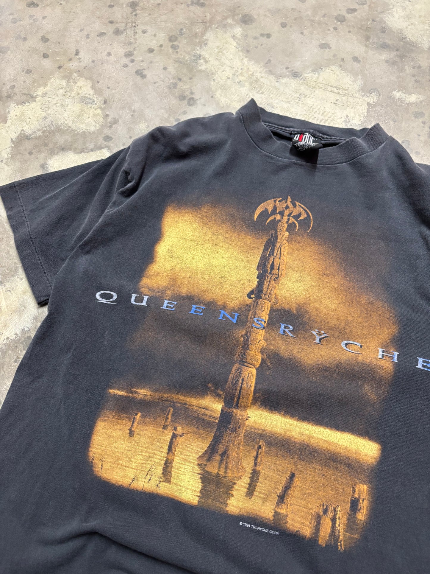 Vintage Queensryche shirt size XL