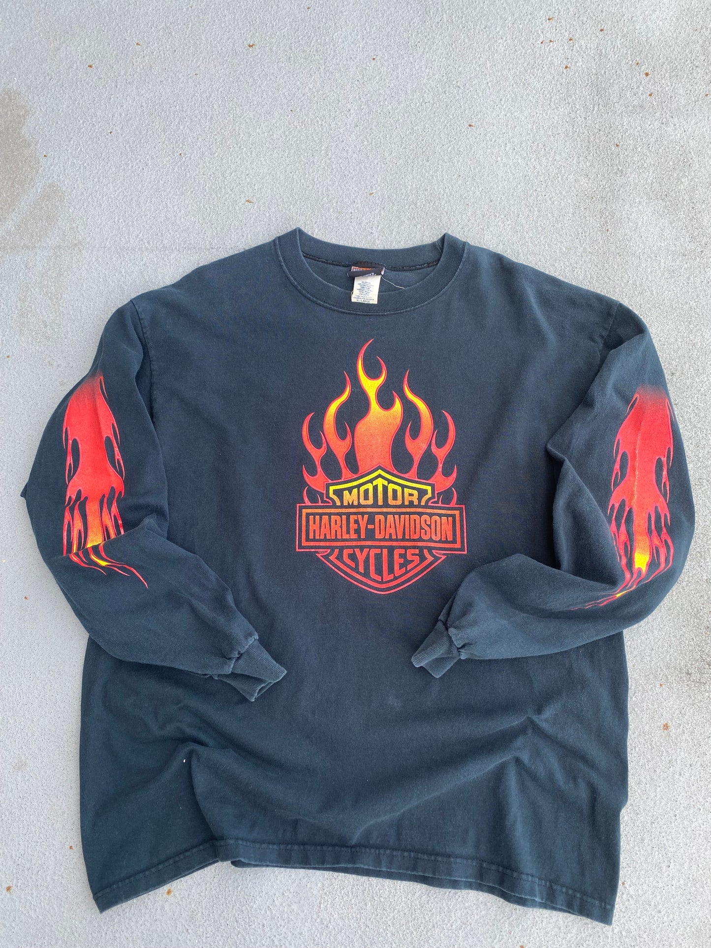 Vintage 90’s Harley Davidson Red Flame Shield size XL