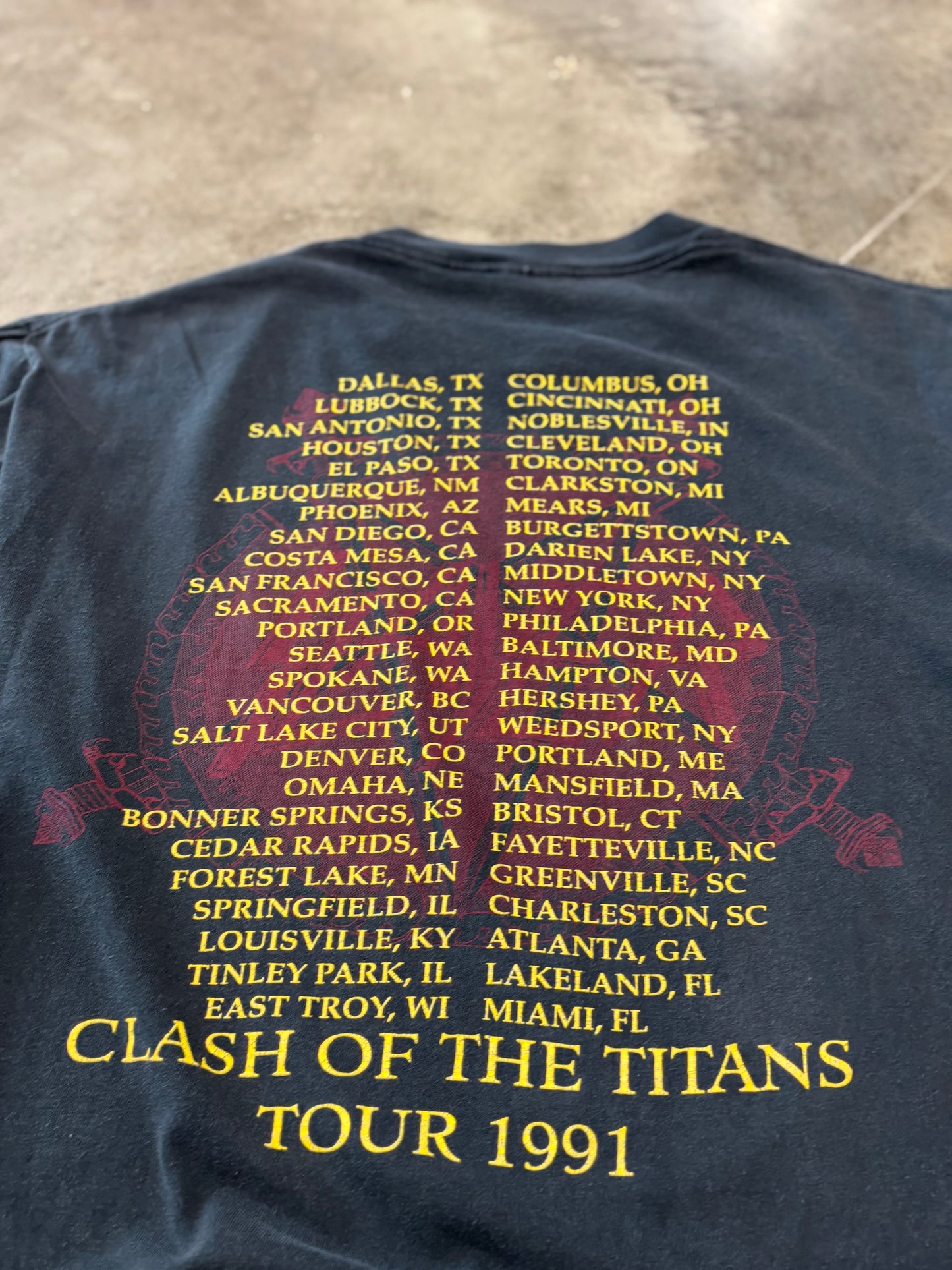 Vintage Slayer Clash of the titans shirt size large