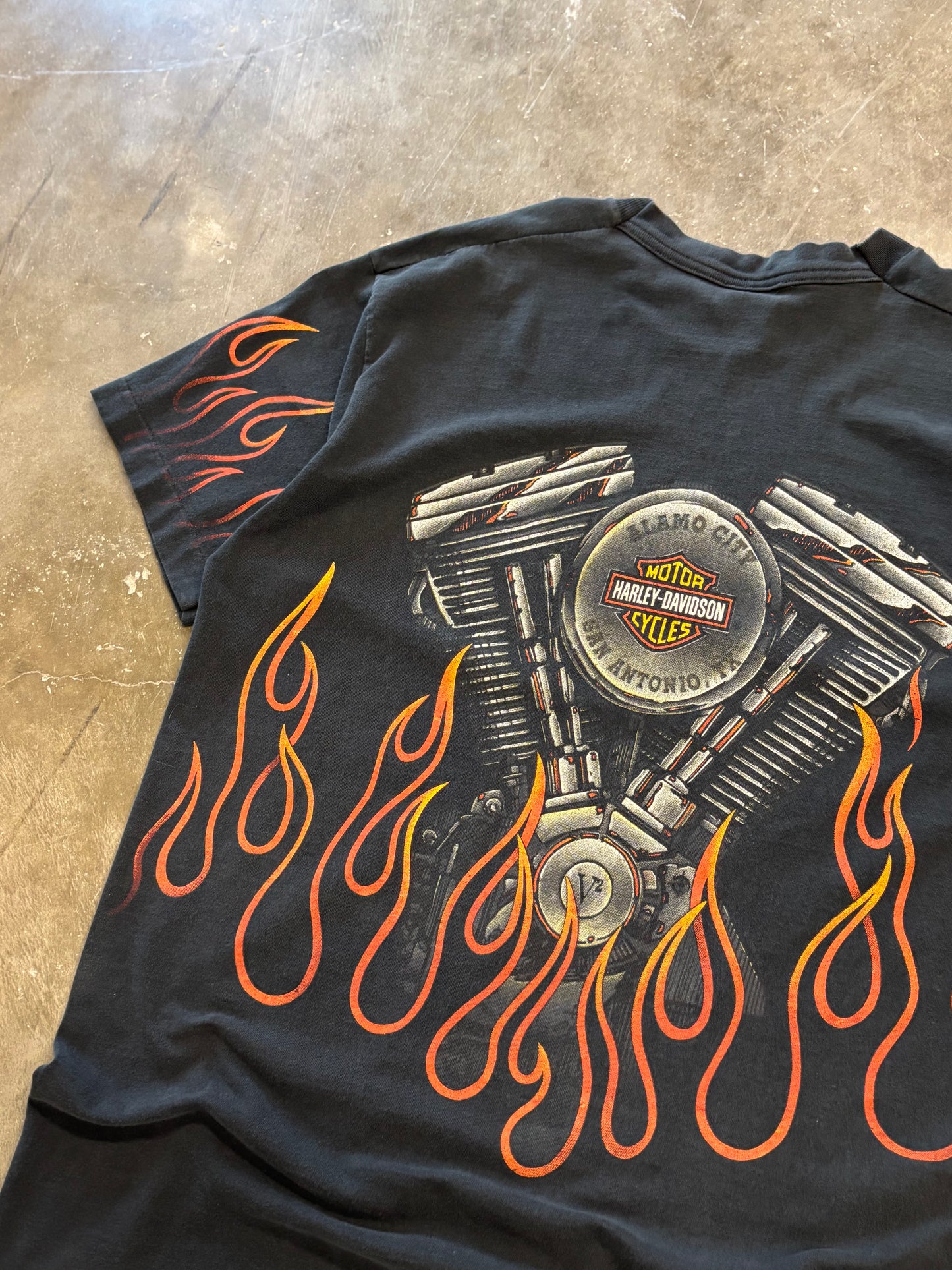 Vintage Harley Davidson V -Twin Flame shirt size xl