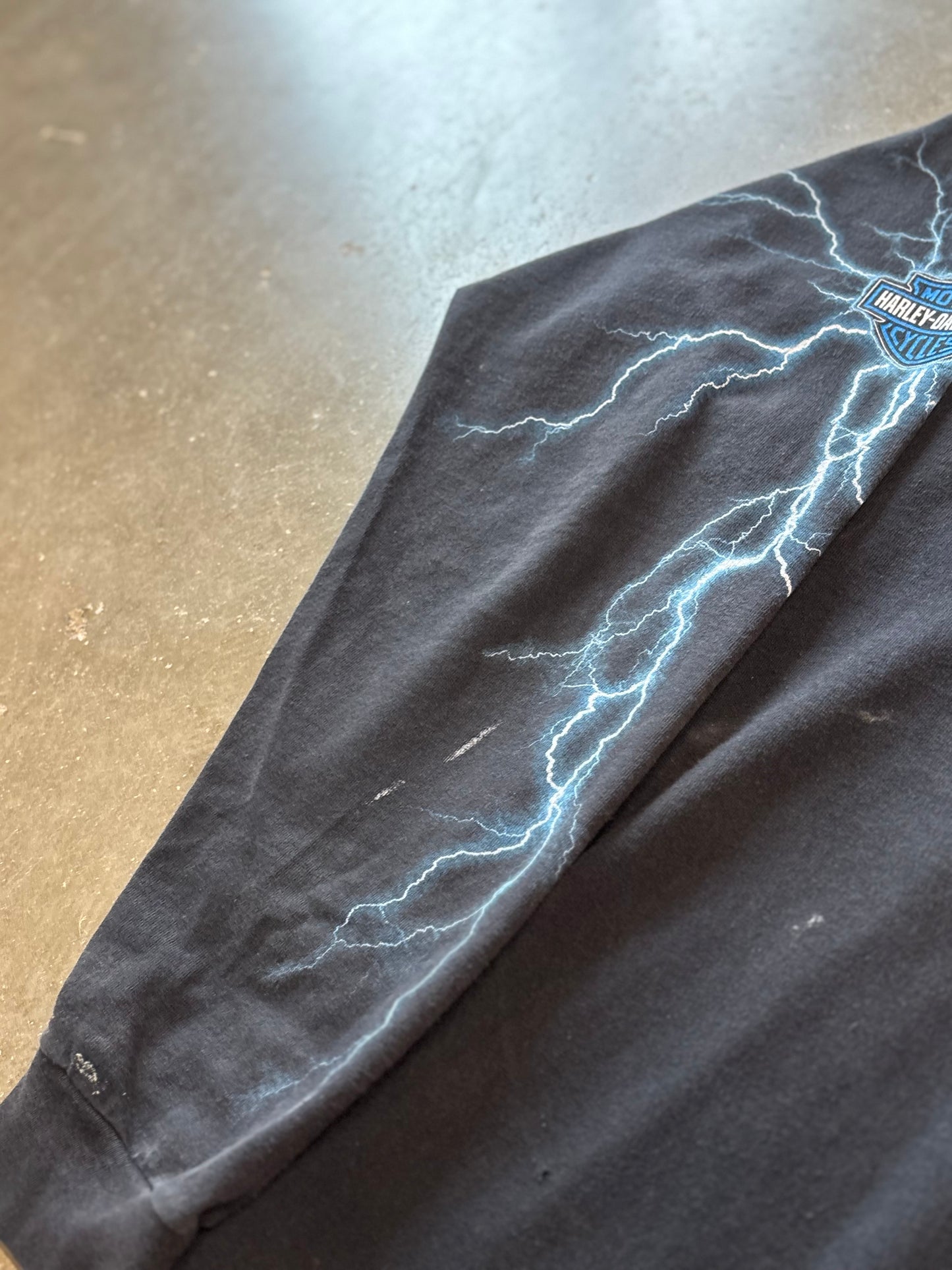 Vintage Harley Davidson thrashed lightning long sleeve size xl shirt