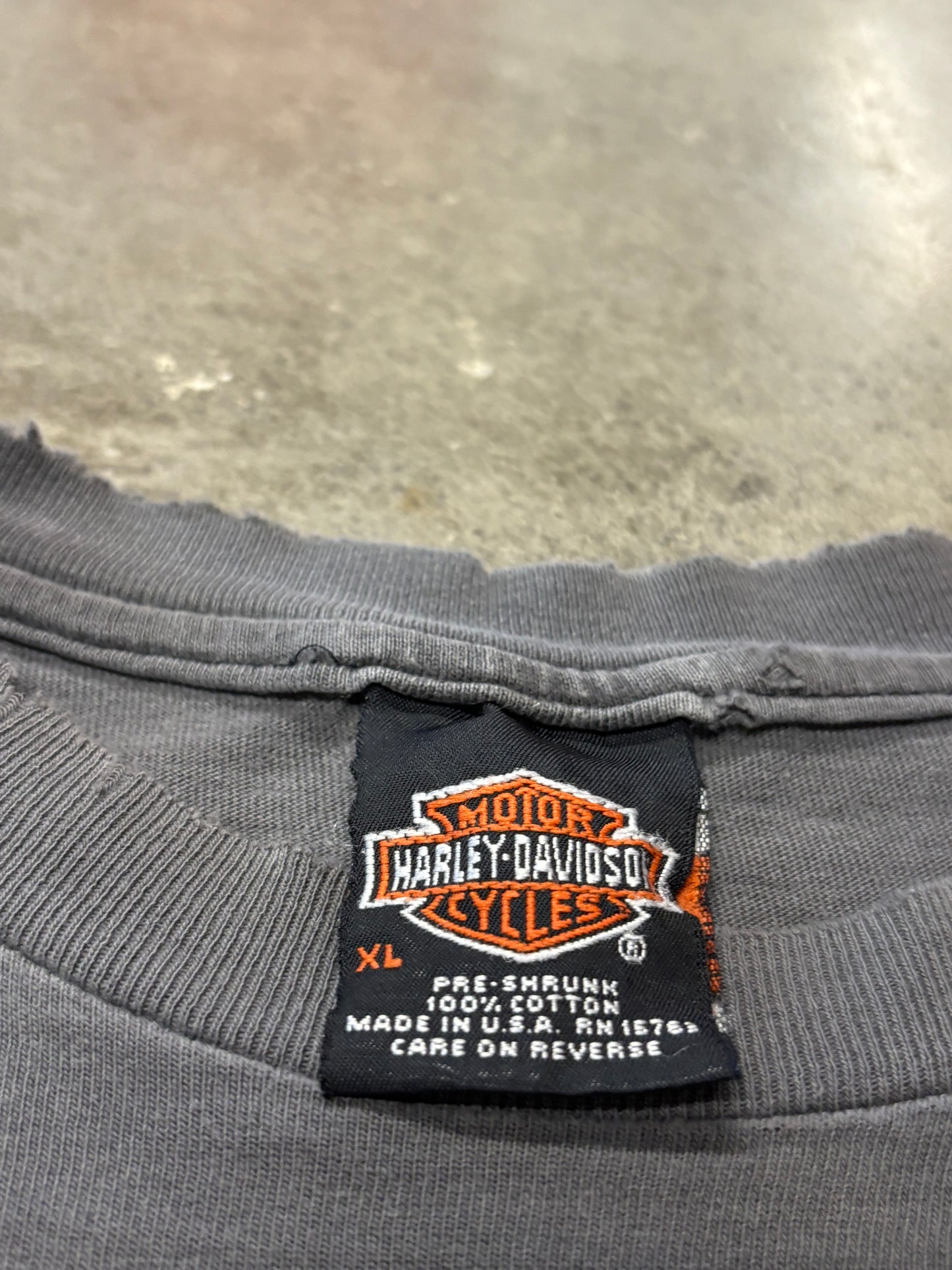 Vintage Harley Davidson going back to Honolulu  just to get than navie wowie size xl