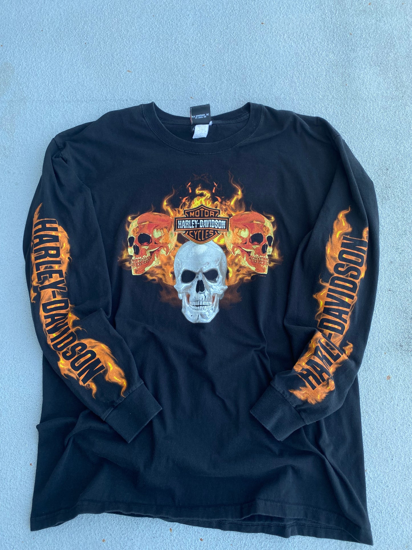 Harley Davidson Flaming Skulls Long sleeve size XL