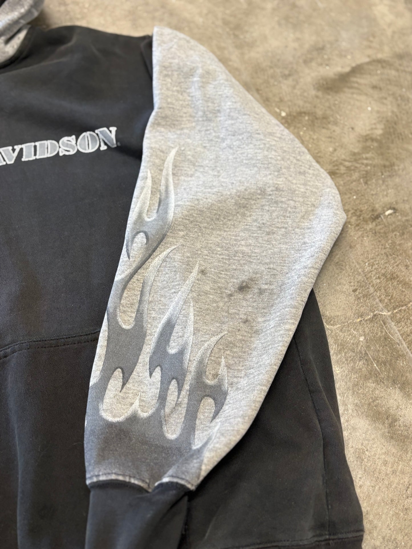 Vintage Harley Davidson Thrashed Pinned up flame hoodie size large