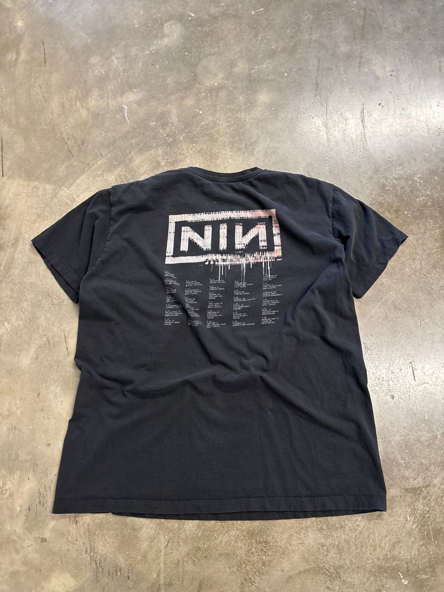 Vintage 2006 Nine Inch Nails shirt size extra large