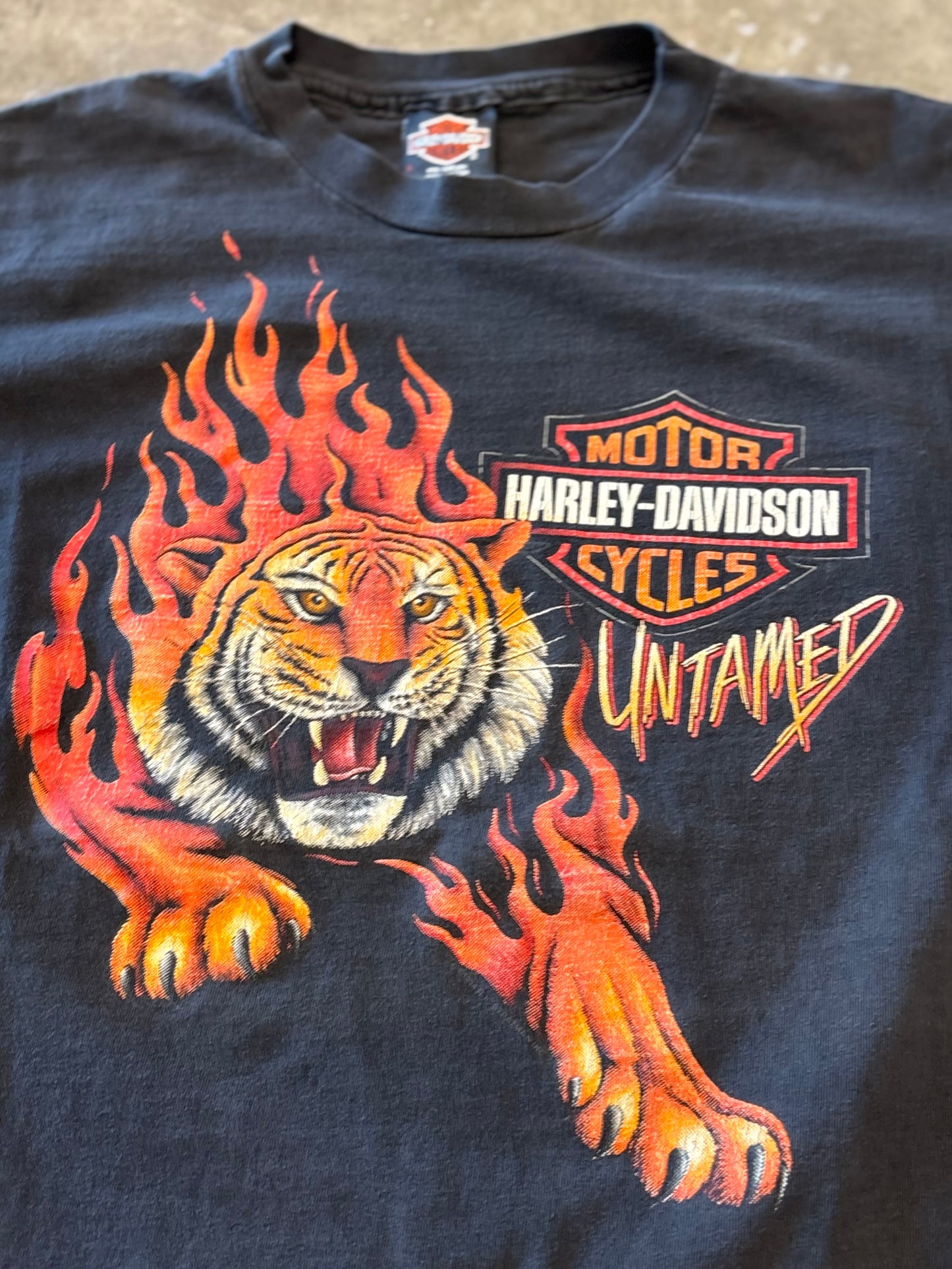 Vintage Harley Davidson Untamed Tiger shirt size large