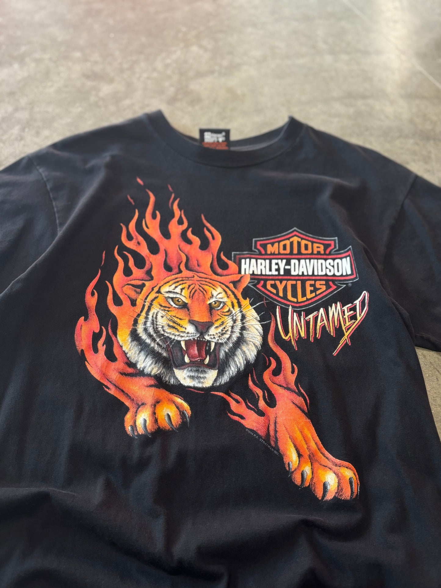 Vintage Harley Davidson Untamed Tiger shirt size medium