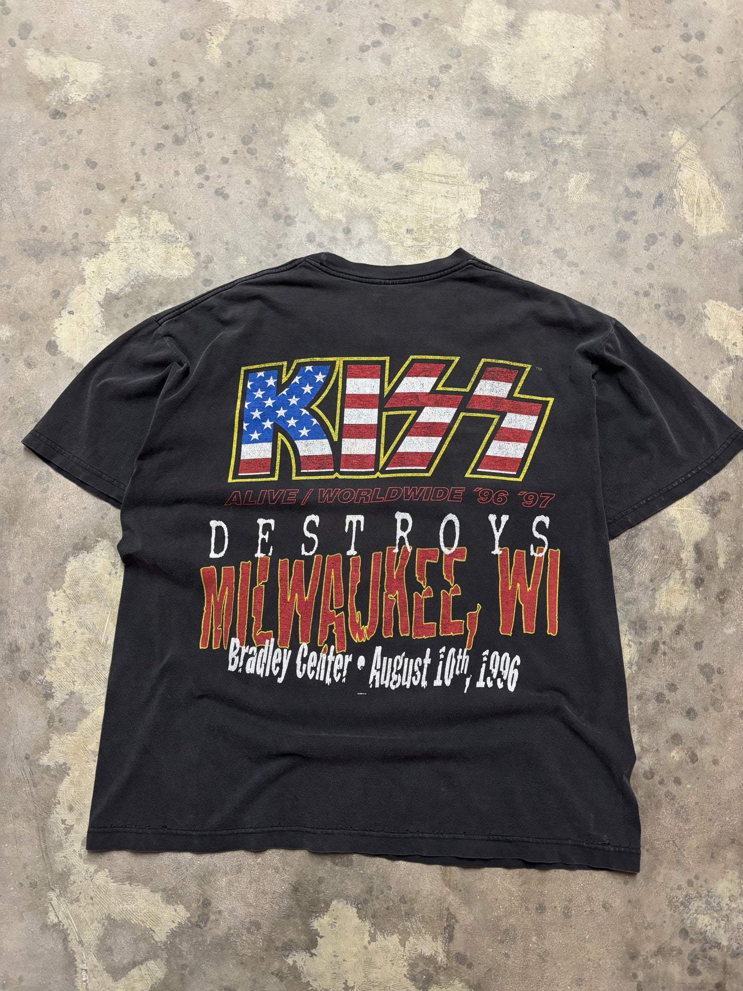 Vintage Kiss Milwaukee shirt size XL