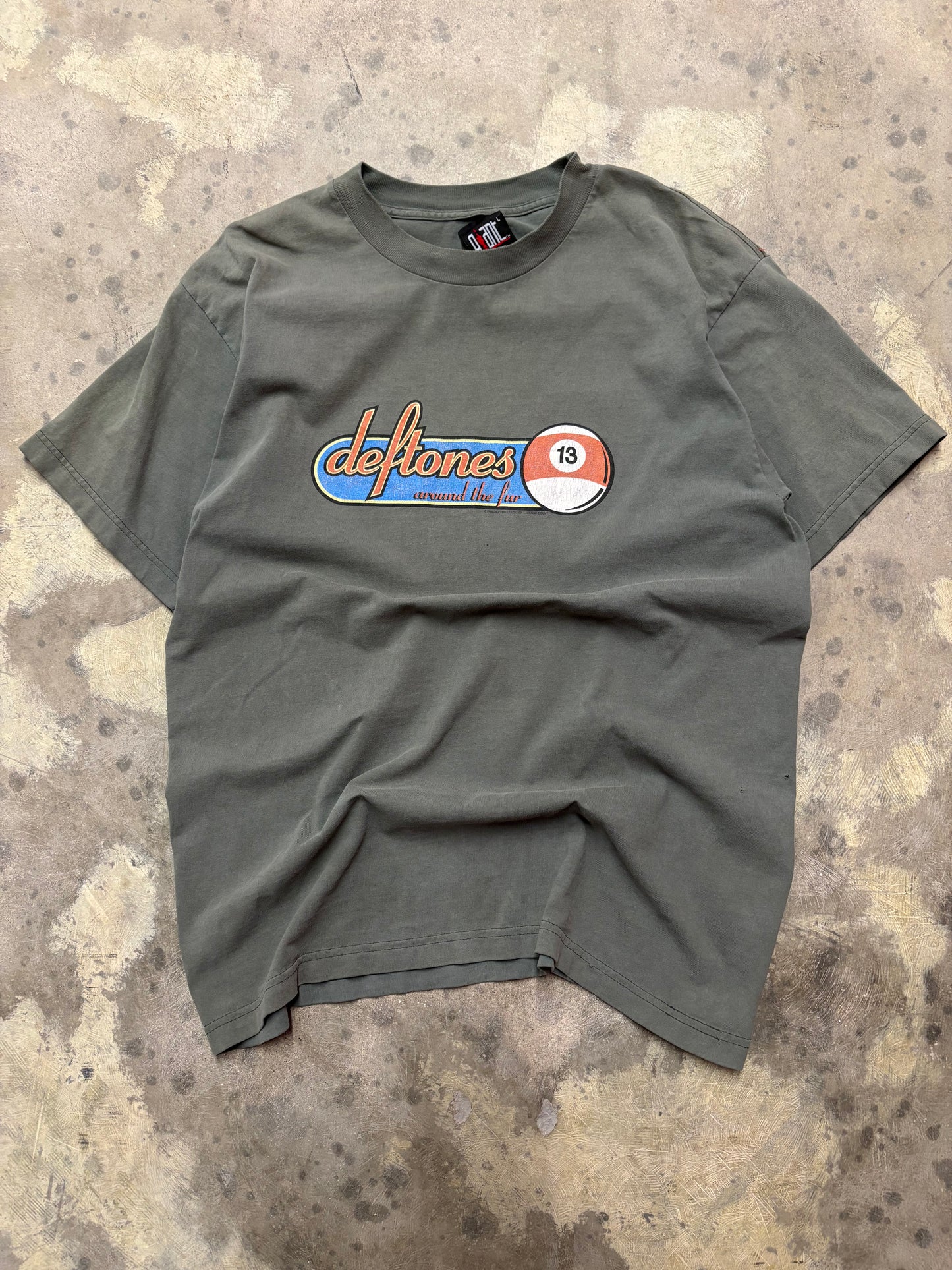 Vintage  Deftones pool ball shirt size large
