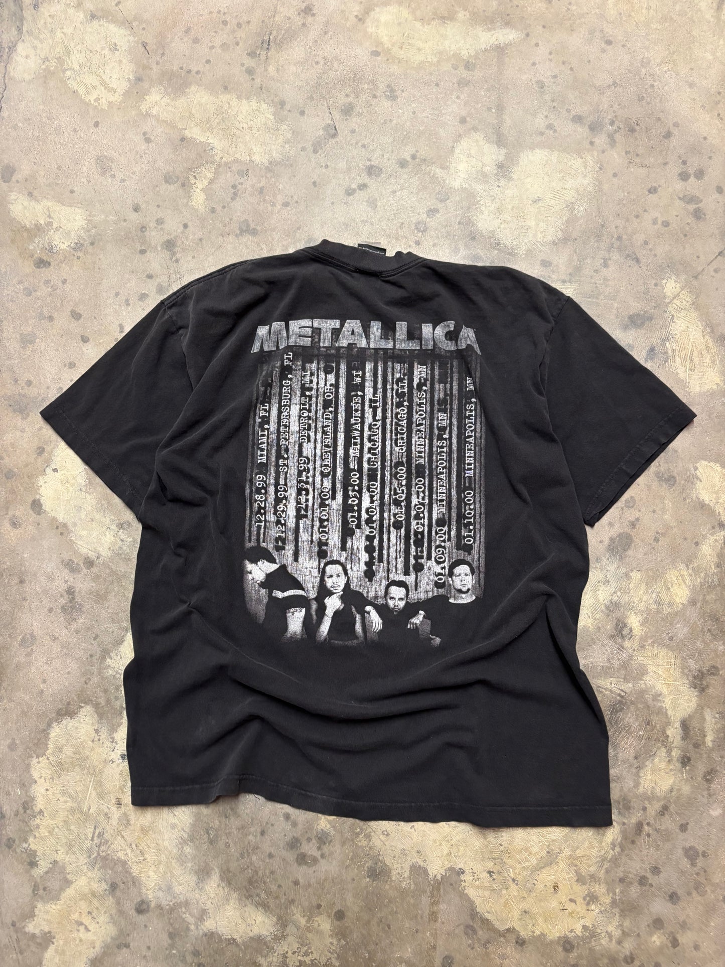 Vintage Metallica shirt thrashed size Extra large