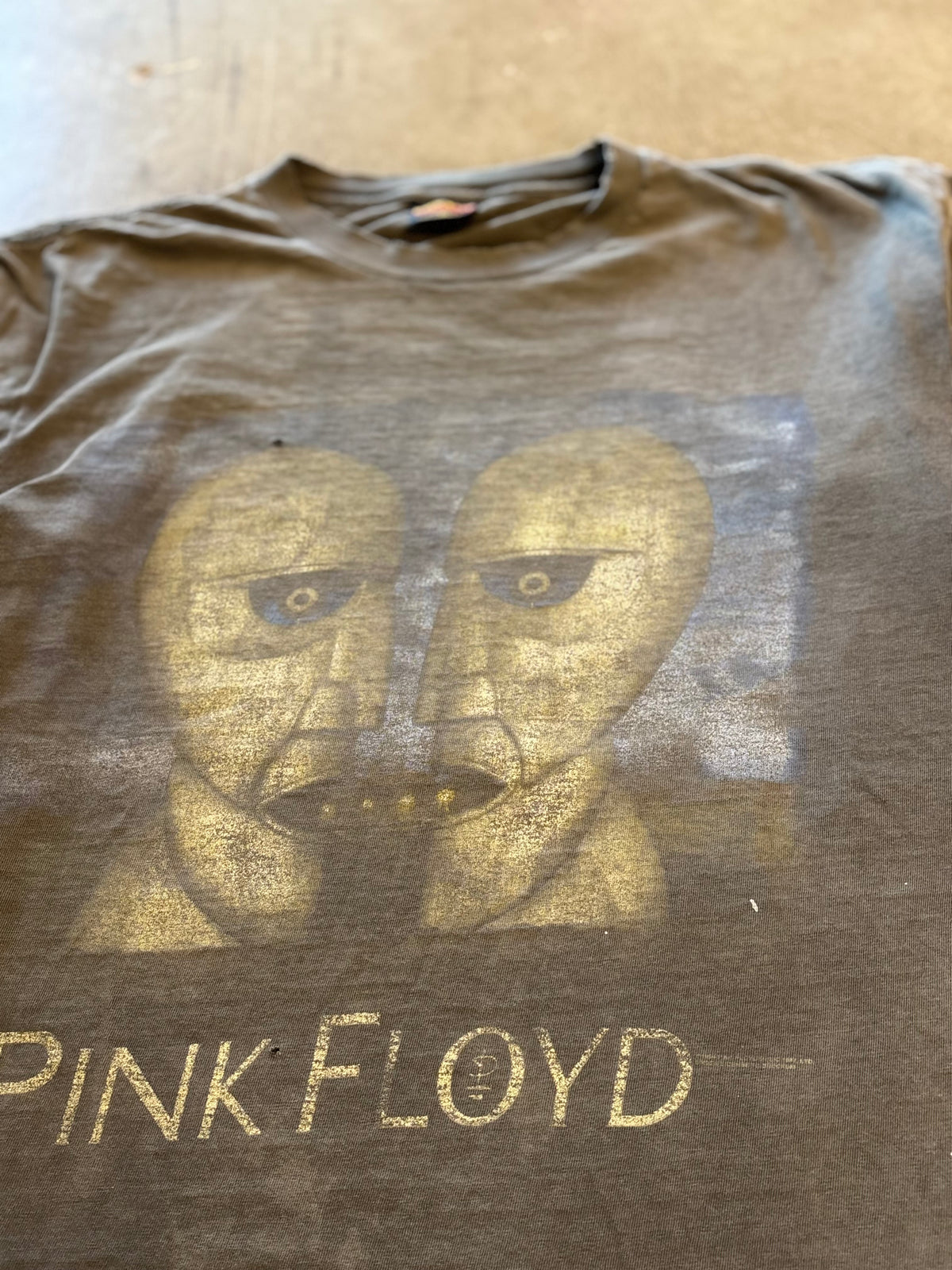 Vintage Smoked Out Pink Floyd Division Bell shirt size xl