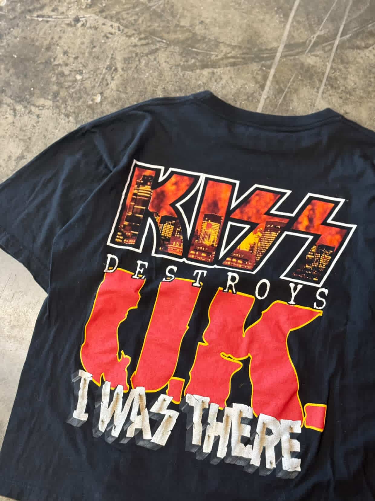 Vintage Kiss Destroys UK shirt