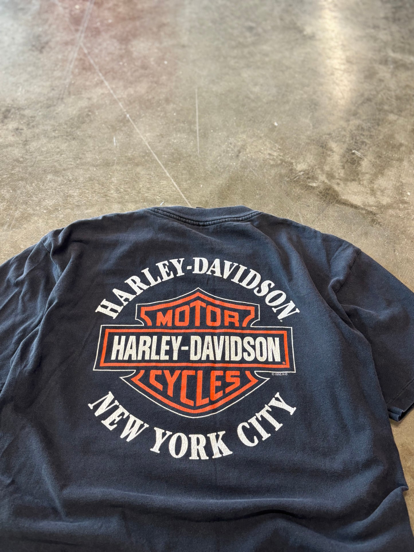 Vintage Harley Davidson Flaming shield shirt size medium