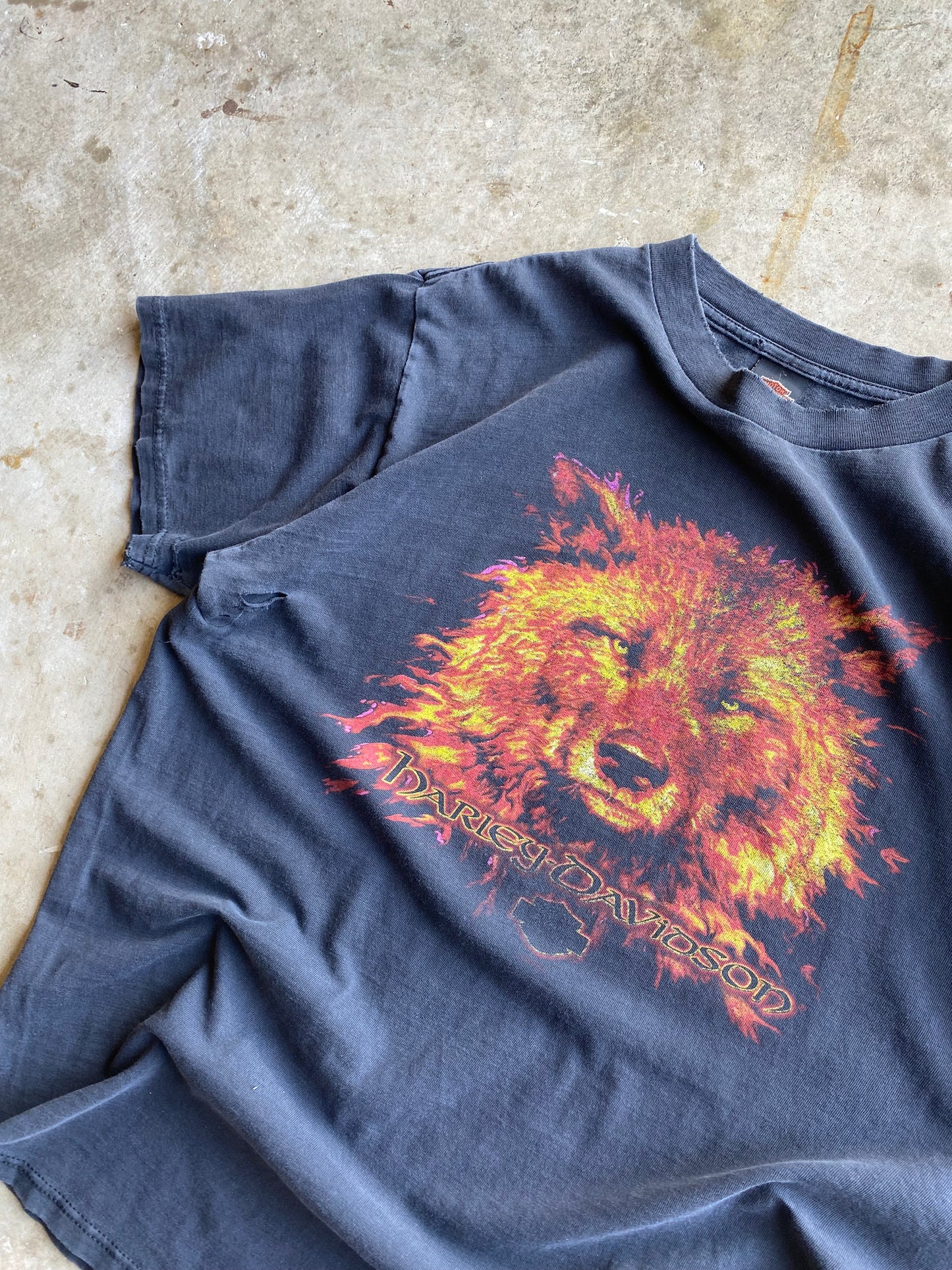 Vintage Harley Davidson Flaming Wolf shirt size Extra large