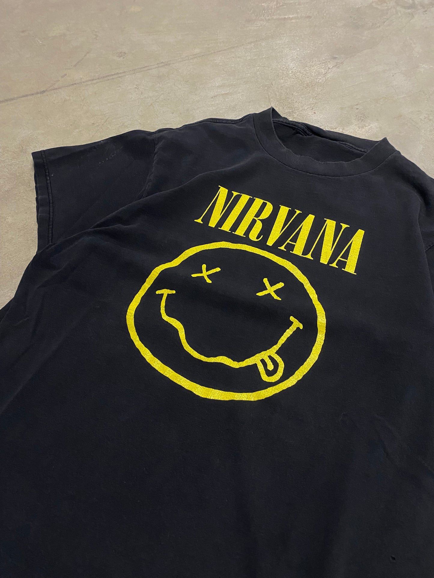 Vintage 90’s Nirvana Smiley Shirt Size Large