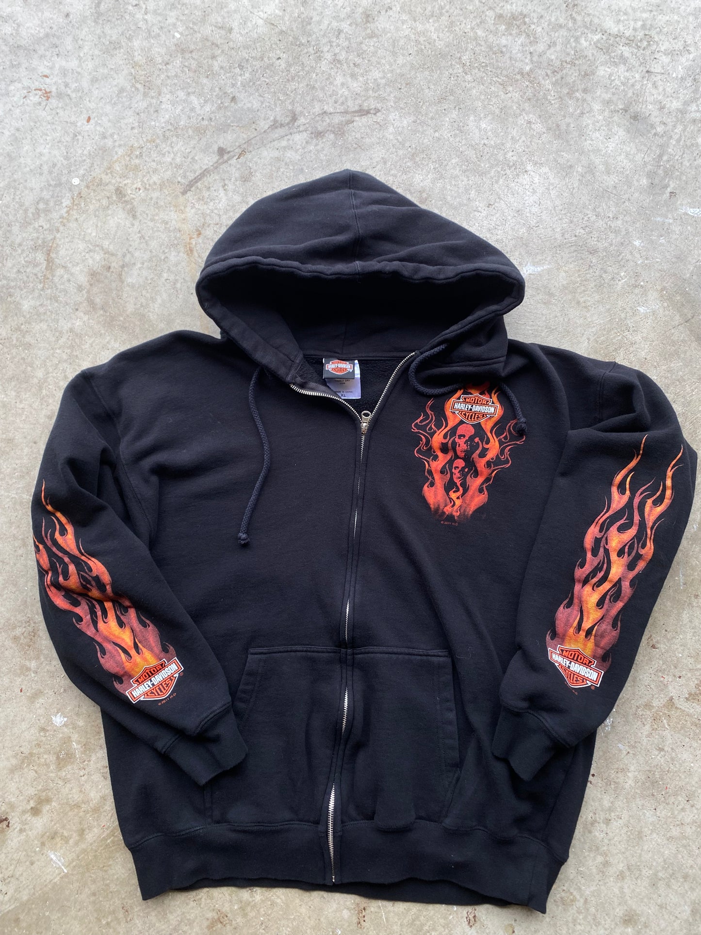 Harley Davidson flaming skull zip up hoodie size extra large