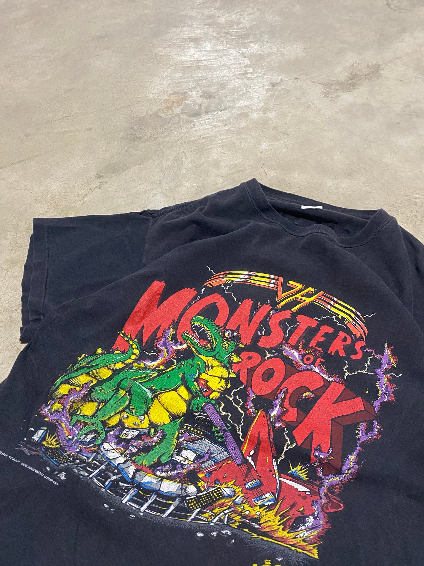 Vintage Van Halen 1988 Monsters of Rock shirt Size XL