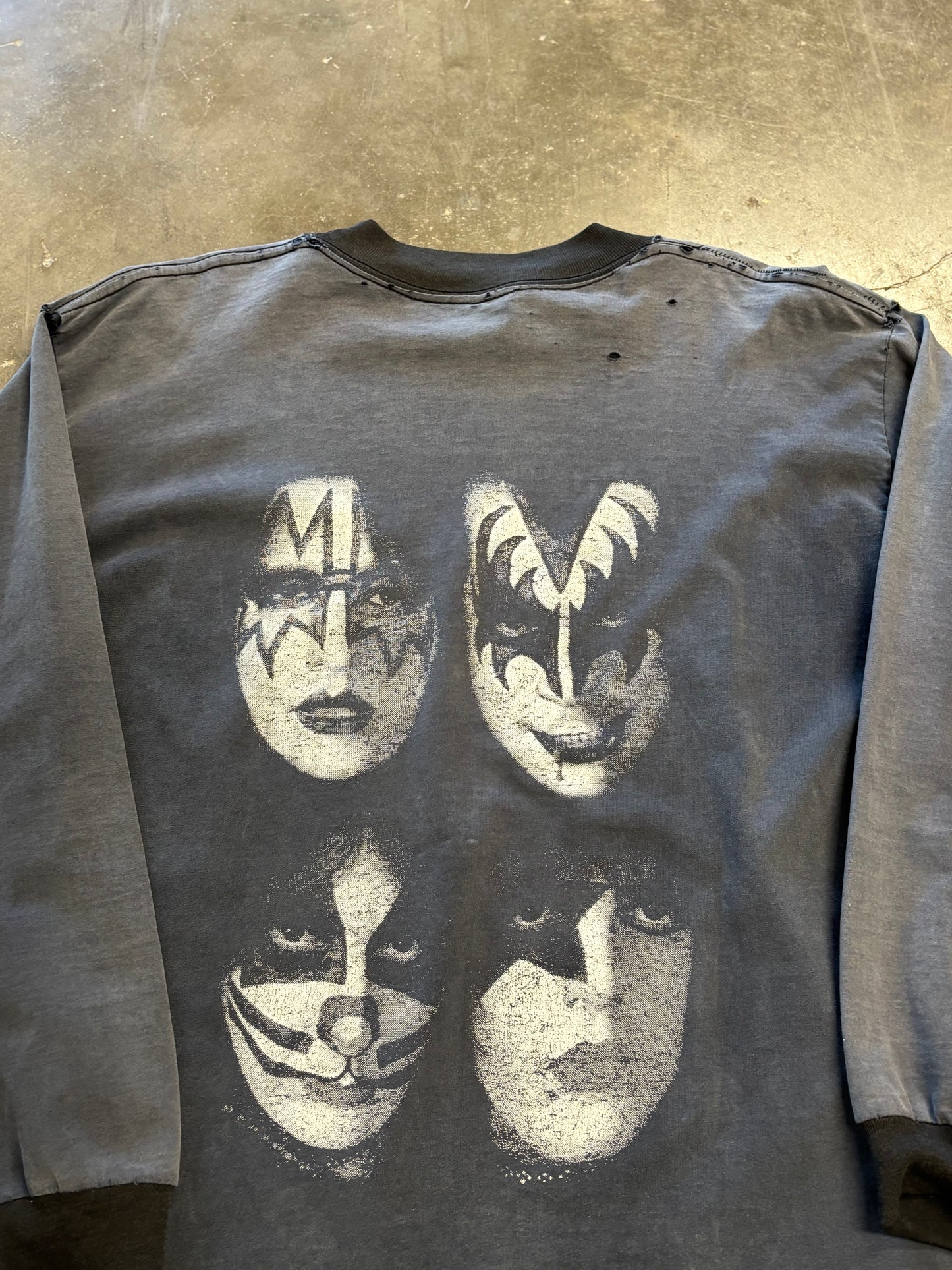 Vintage Kiss Mexico 90’s Bootleg long sleeve faded and thrashed size medium