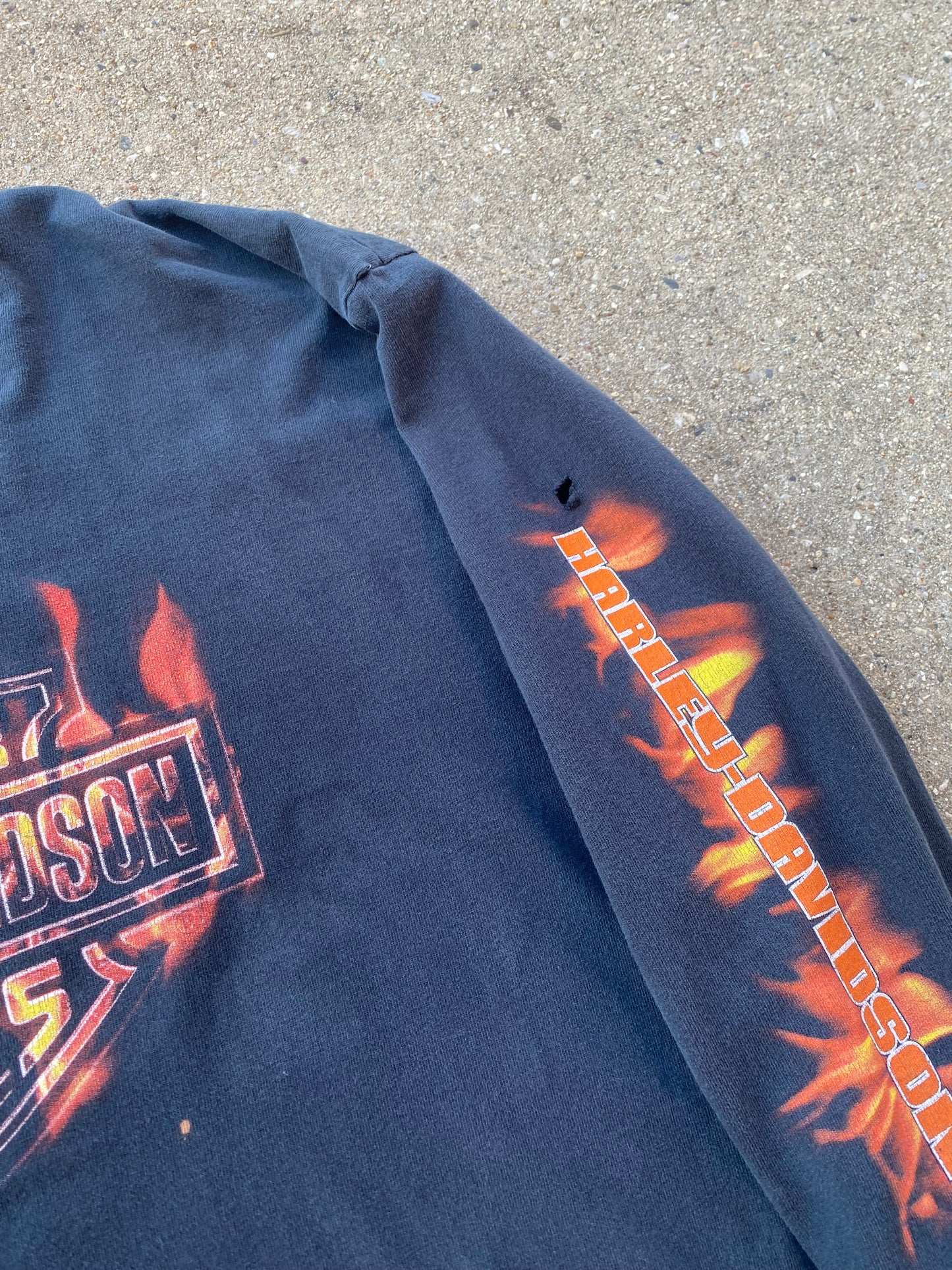 Vintage Harley Davidson Flaming shield long sleeve size XXL shirt