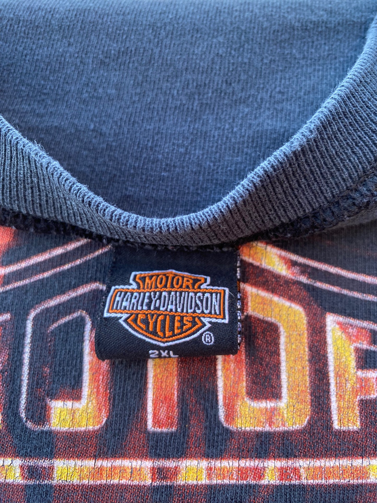 Vintage Harley Davidson Flaming shield long sleeve size XXL shirt