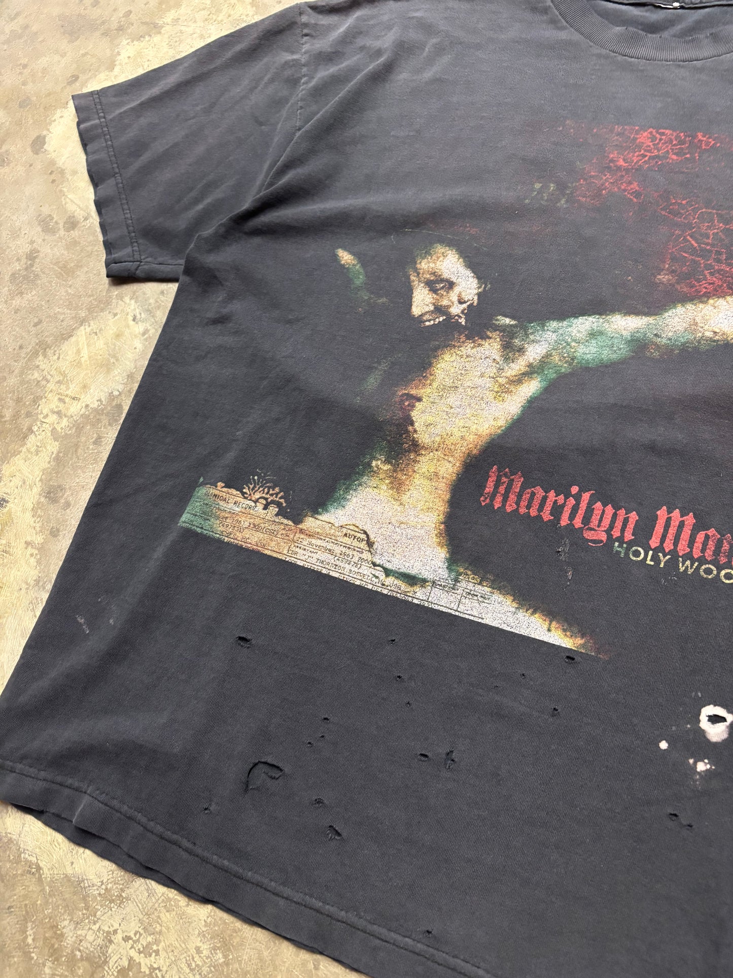 Vintage Marilyn Manson shirt size extra large thrashed