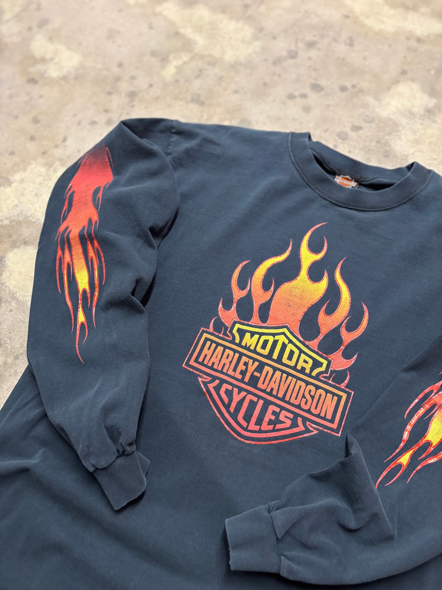 Vintage Harley Davidson Red flaming shield long sleeve shirt size large