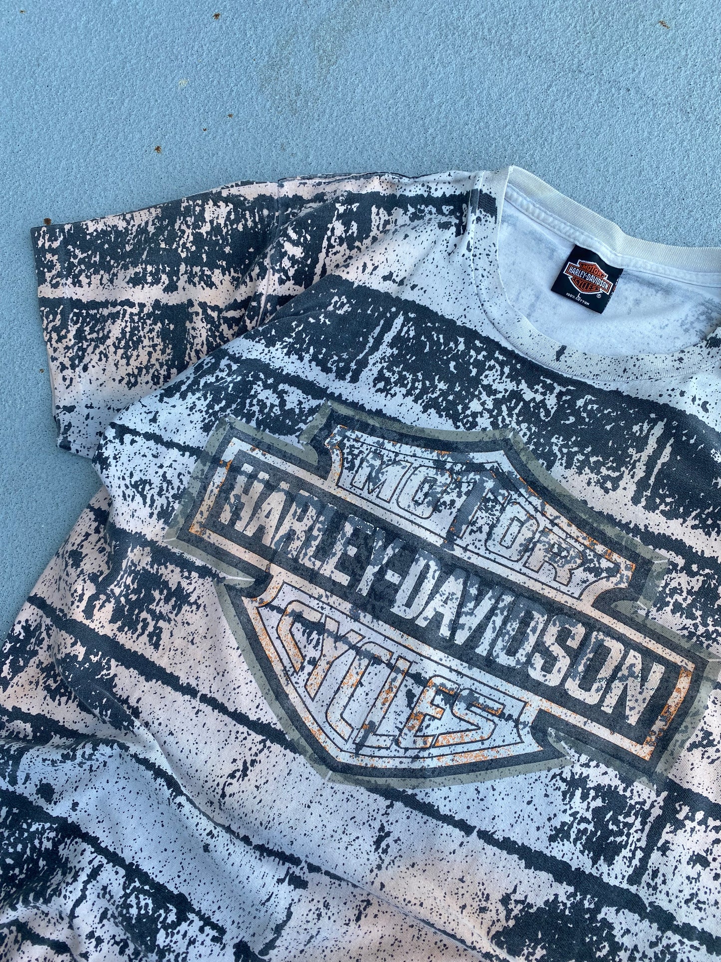 Vintage Harley Brick Dye shield logo shirt fits XL