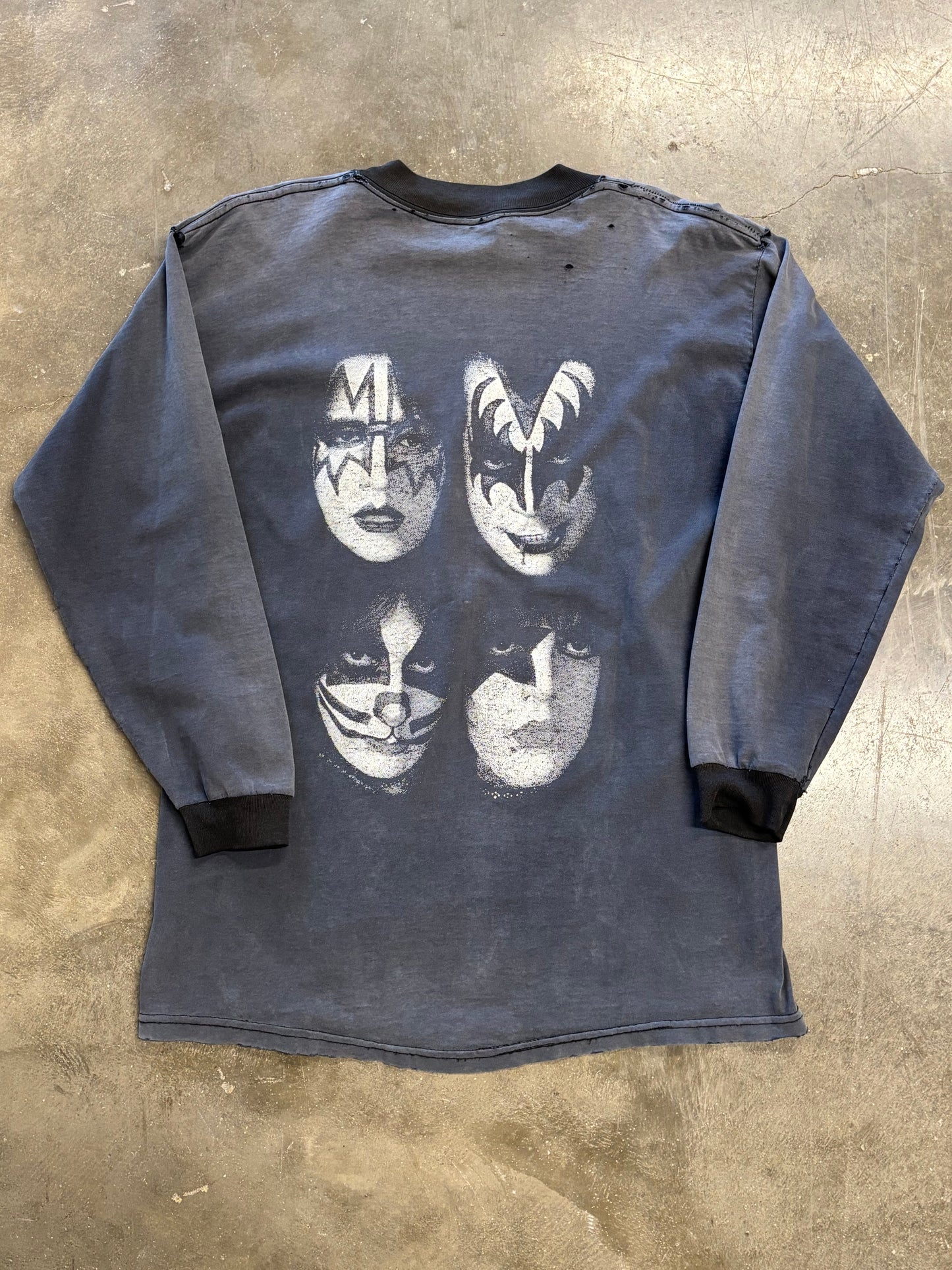 Vintage Kiss Mexico 90’s Bootleg long sleeve faded and thrashed size medium