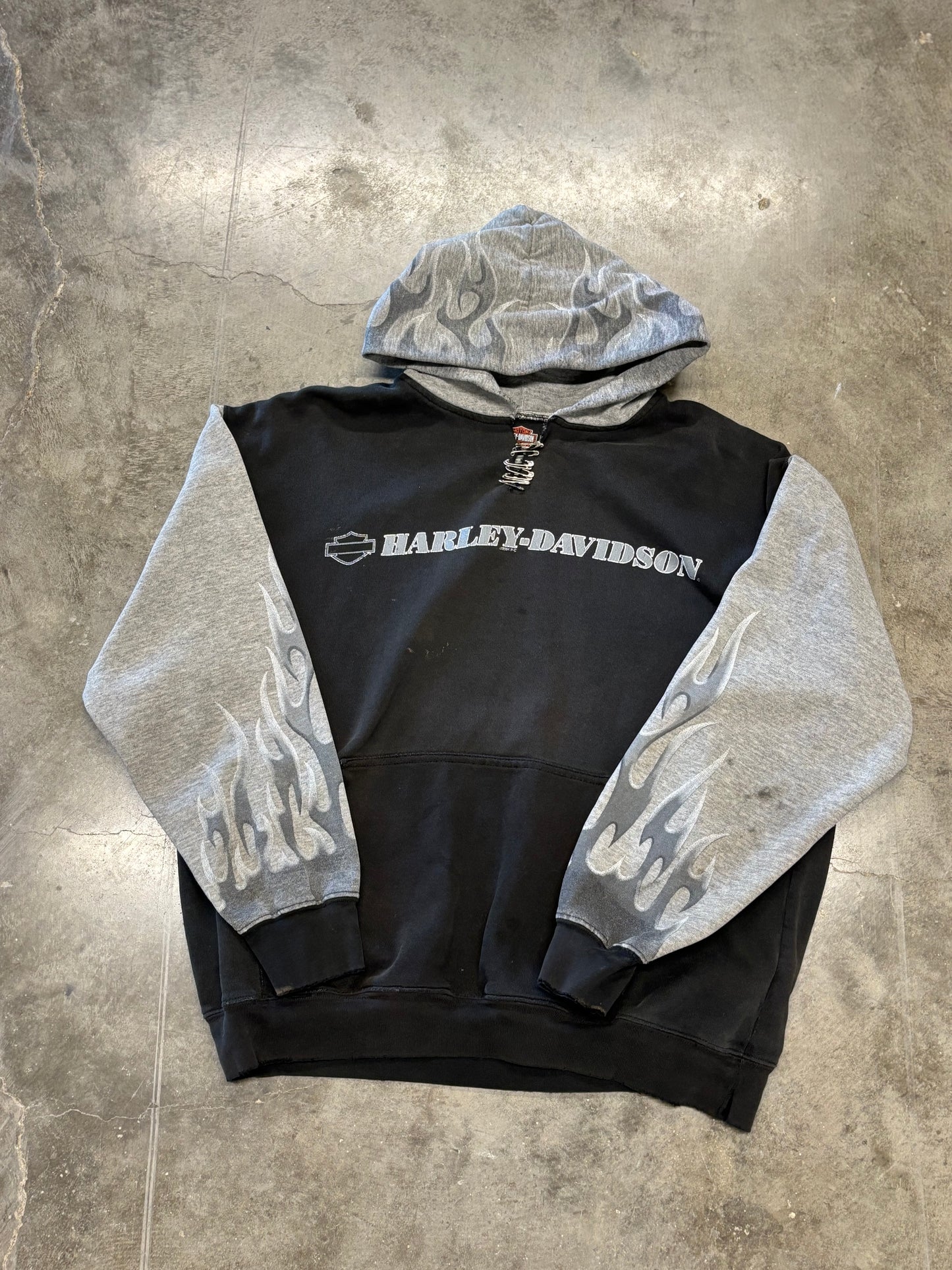 Vintage Harley Davidson Thrashed Pinned up flame hoodie size large