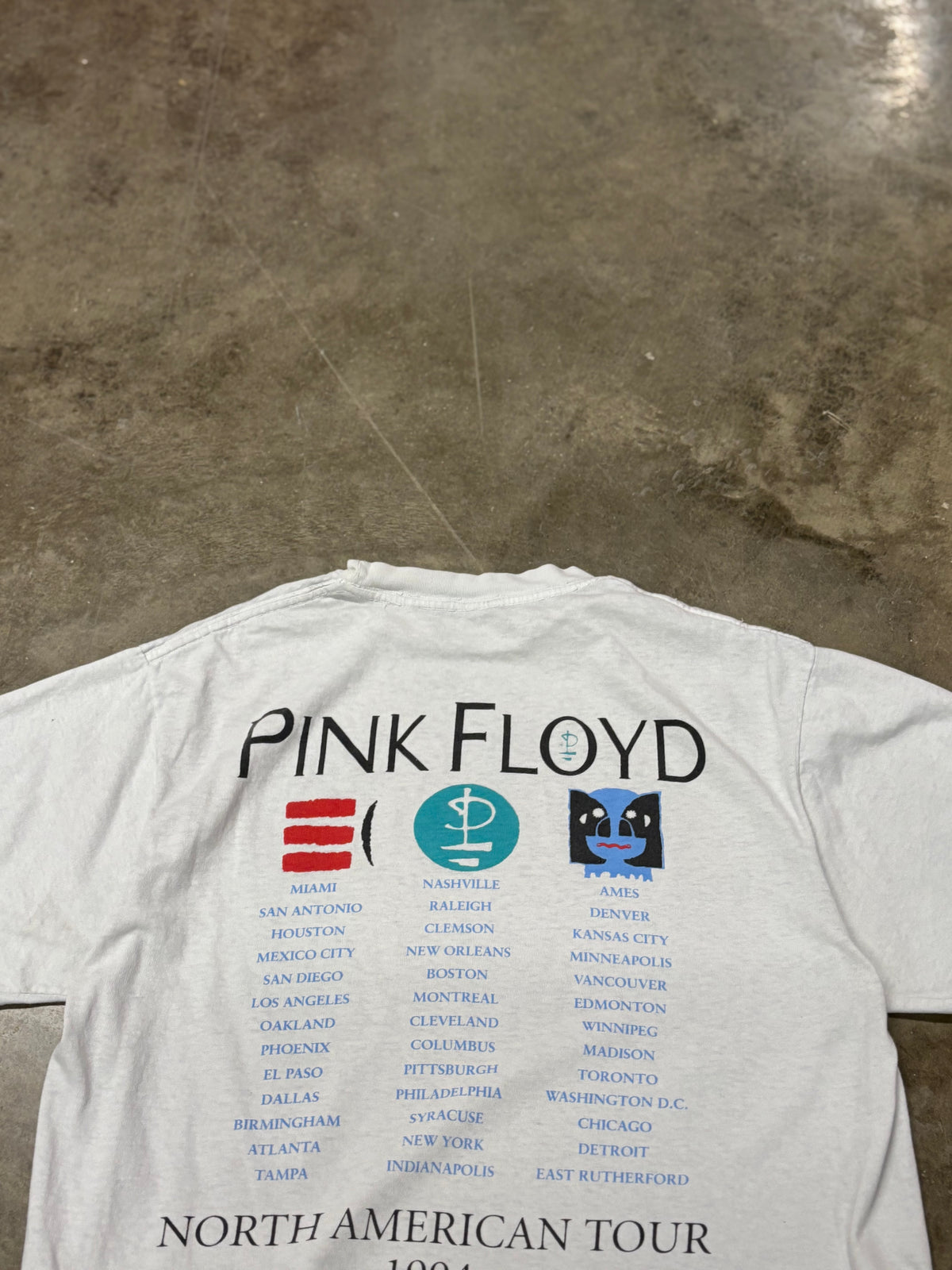 Vintage Pink Floyd division bell shirt size large