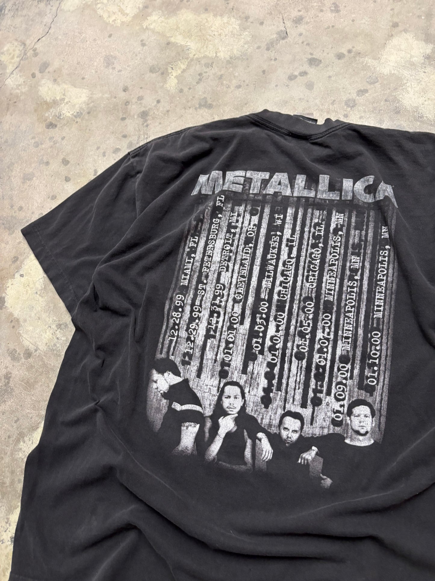Vintage Metallica shirt thrashed size Extra large