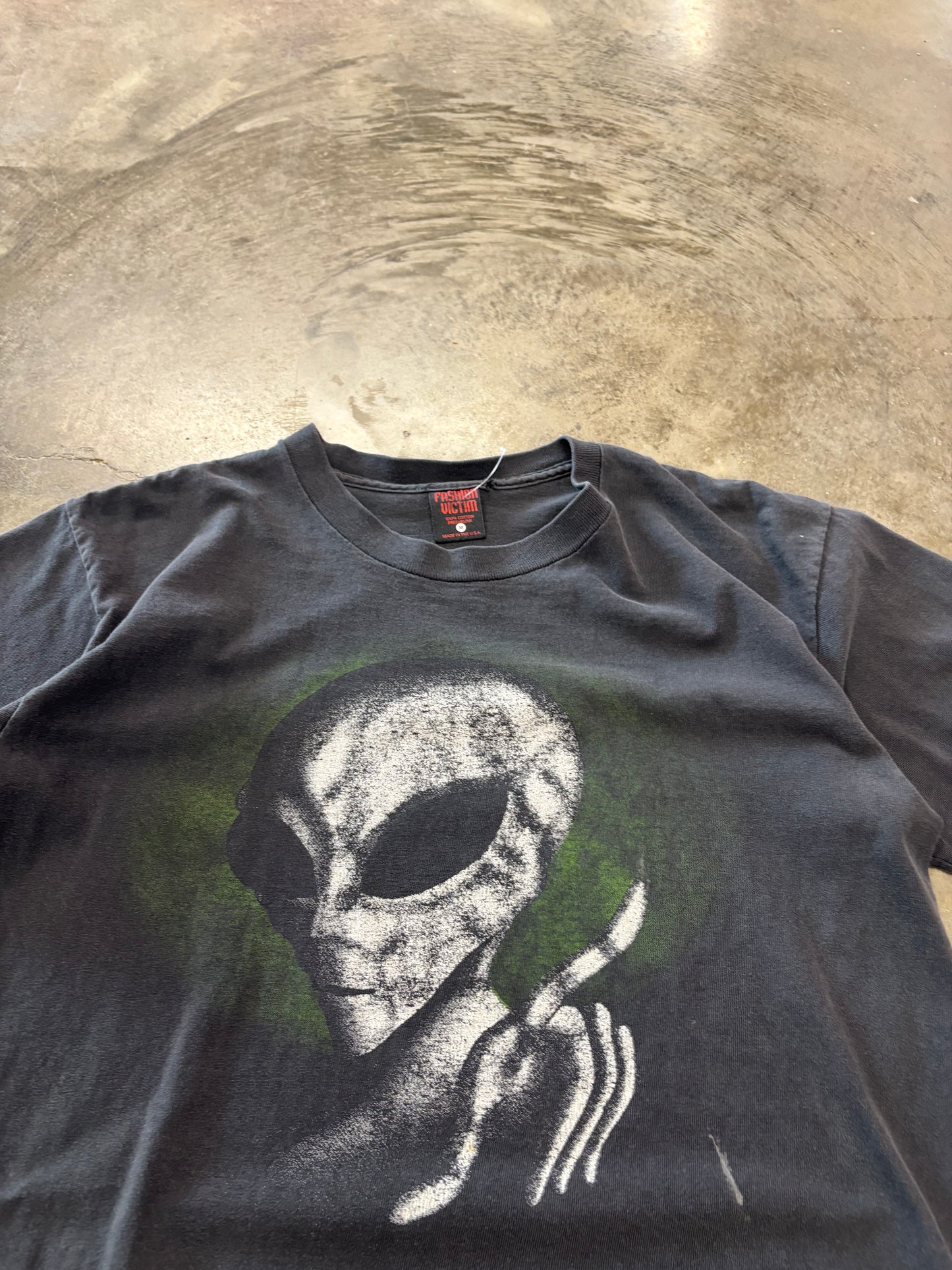 Vintage Fashion Victim Faded Alien shirt size medium