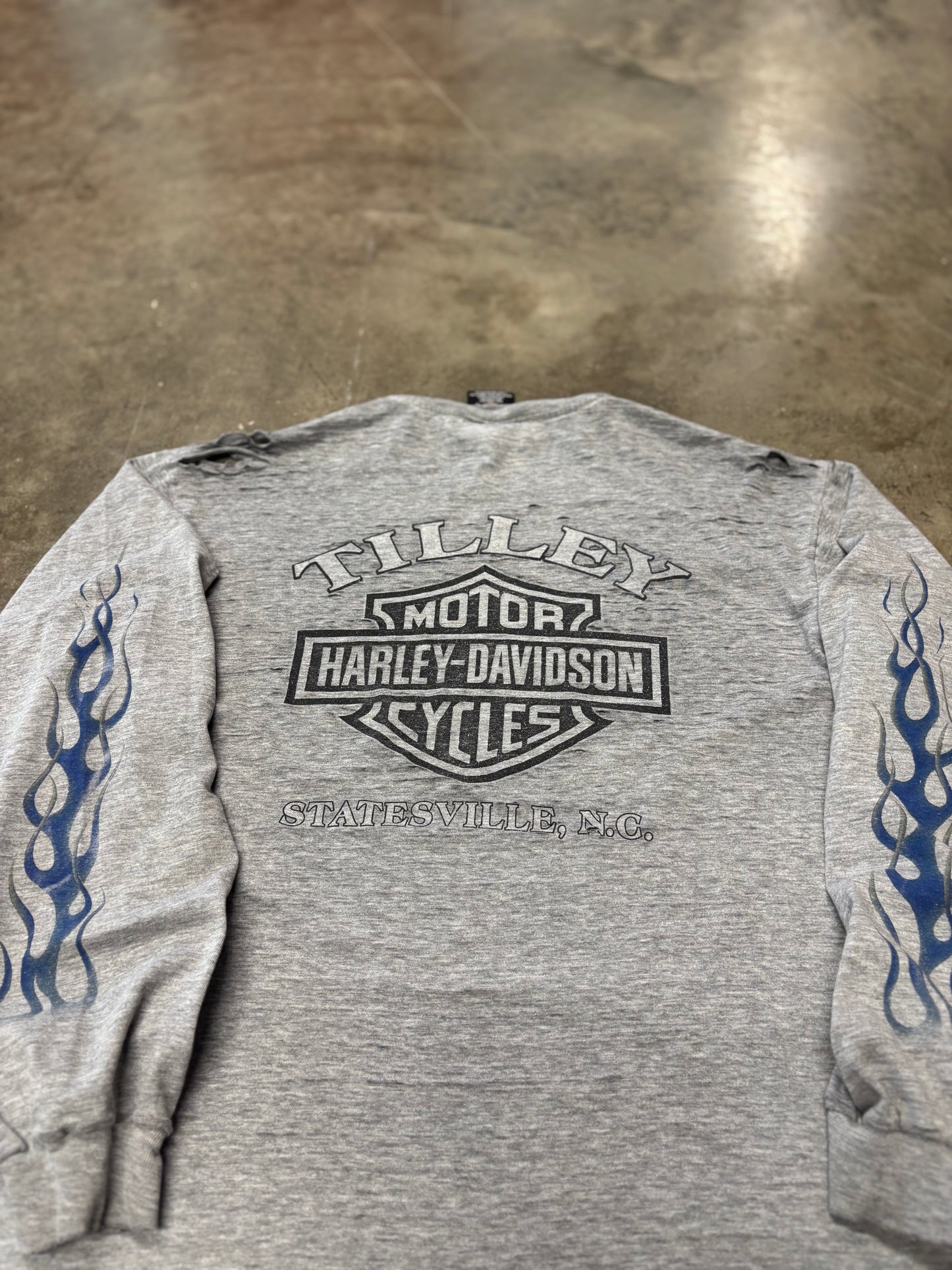 Vintage Harley Davidson thrashed v twin blue flame longsleeve size large