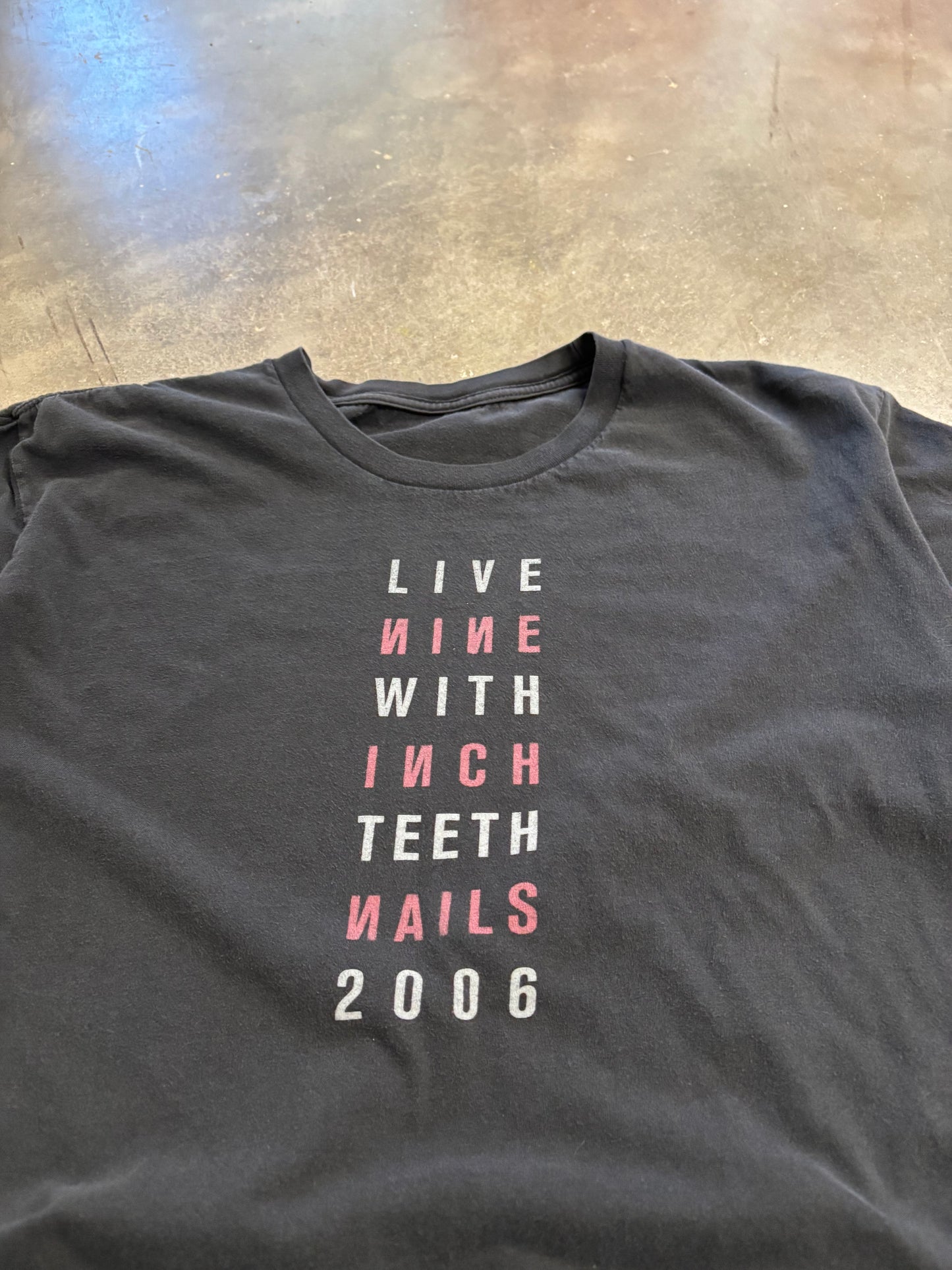 Vintage 2006 Nine Inch Nails shirt size extra large